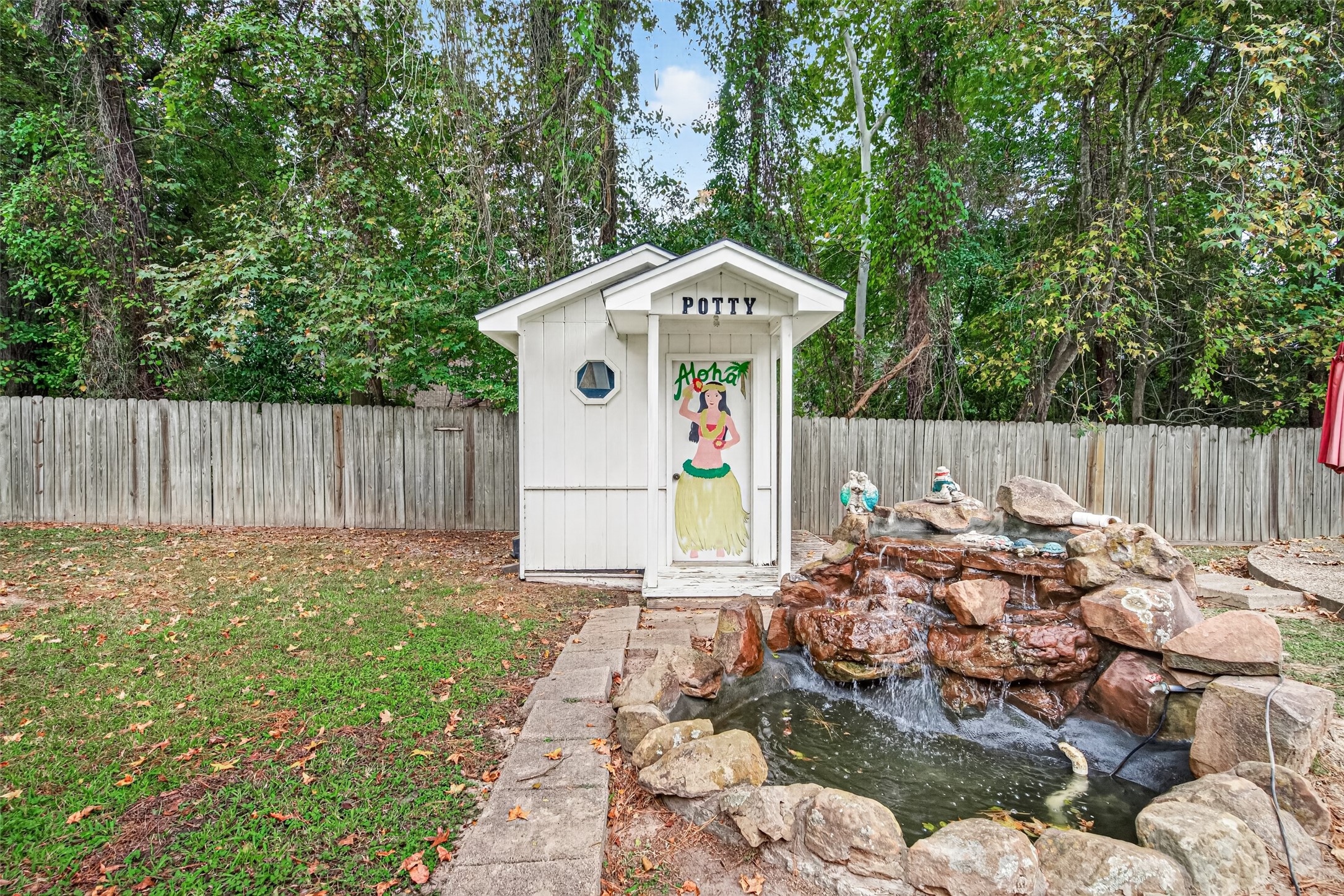 POOL HOUSE