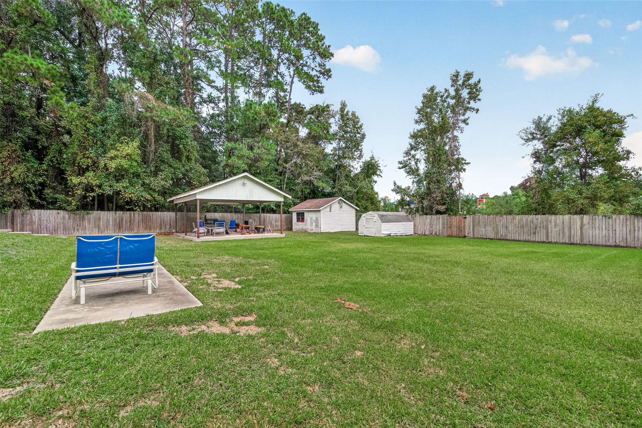 YARD BEHIND POOL