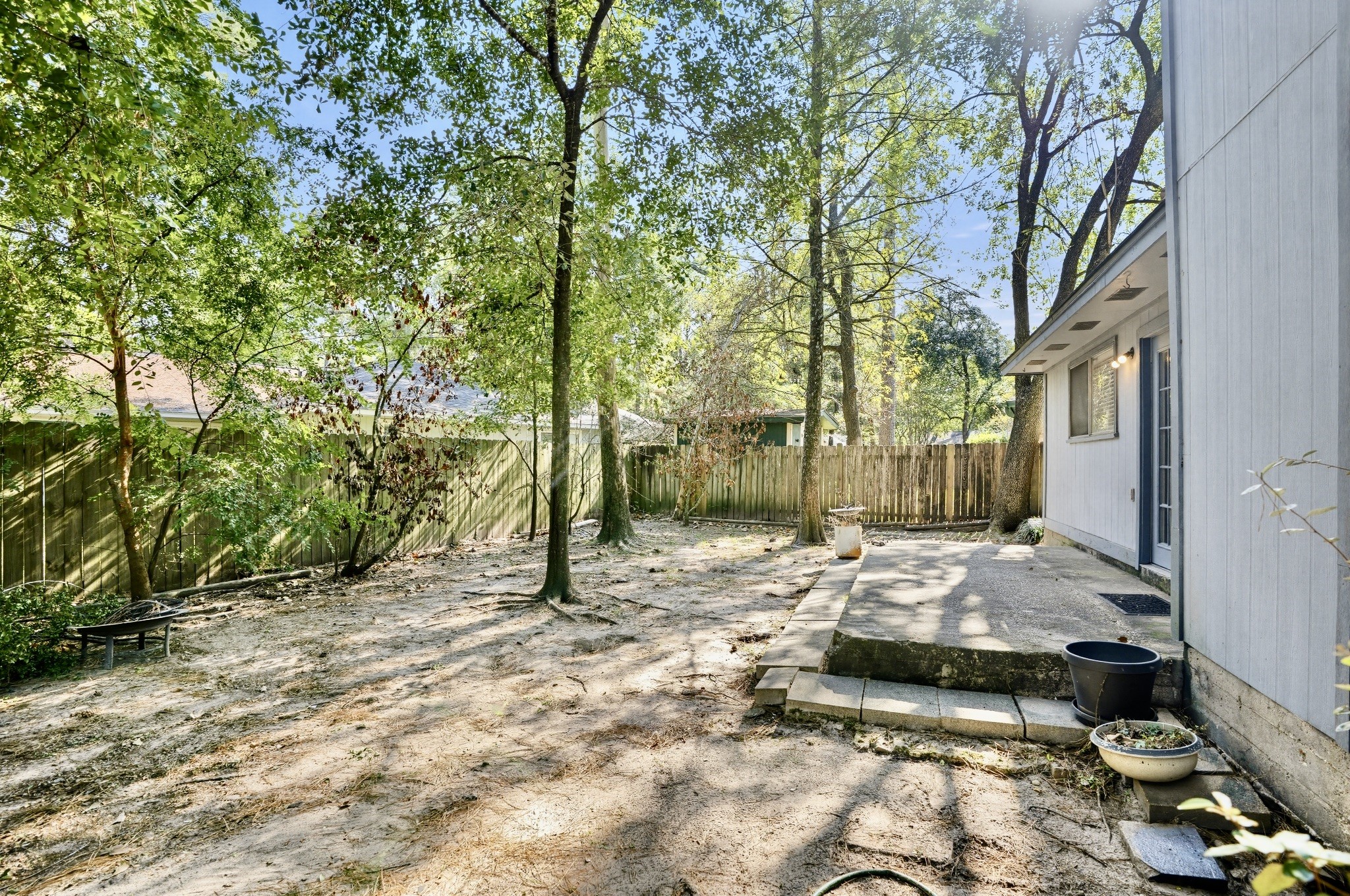 141 W Woodstock Circle Drive, The Woodlands, TX 77381