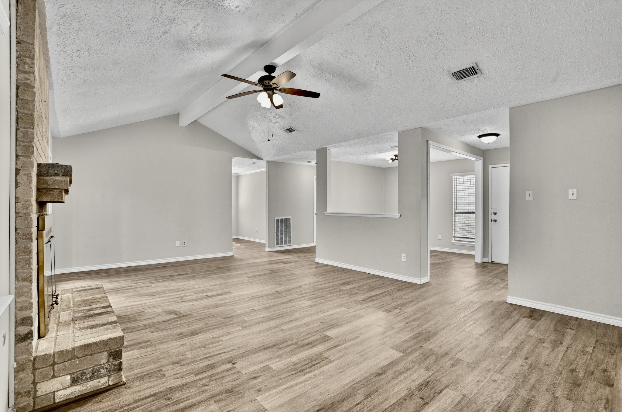 141 W Woodstock Circle Drive, The Woodlands, TX 77381