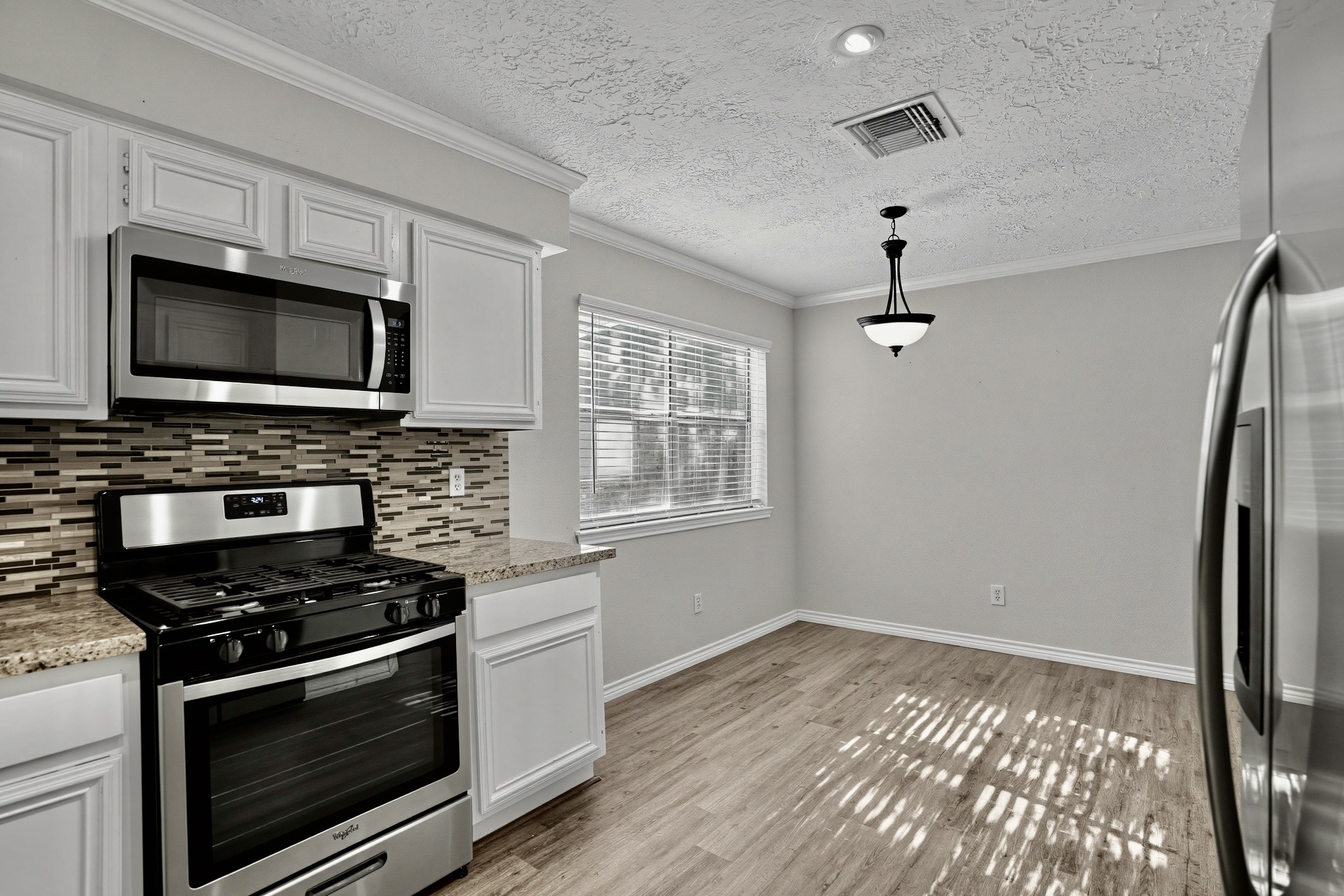 141 W Woodstock Circle Drive, The Woodlands, TX 77381
