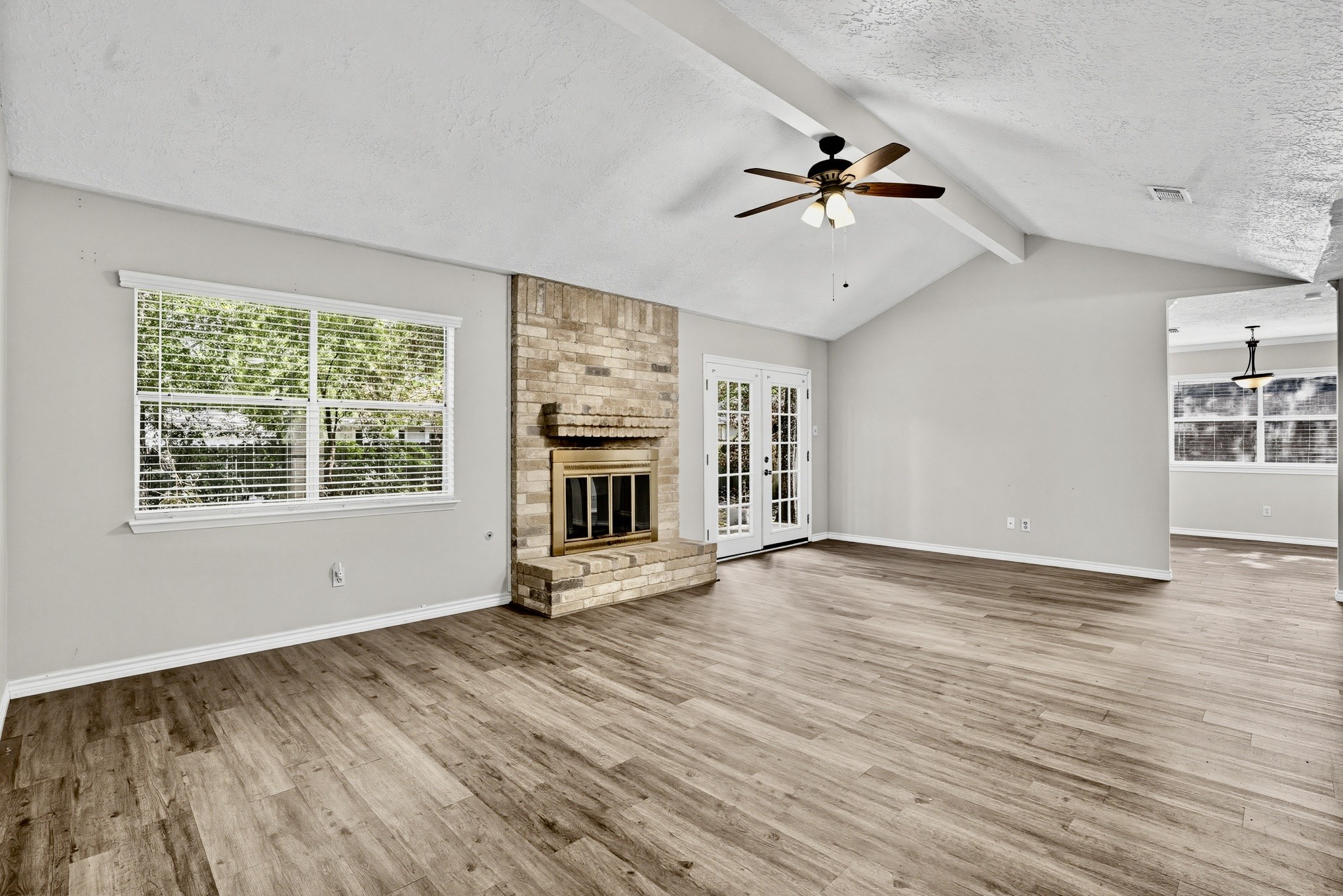 141 W Woodstock Circle Drive, The Woodlands, TX 77381