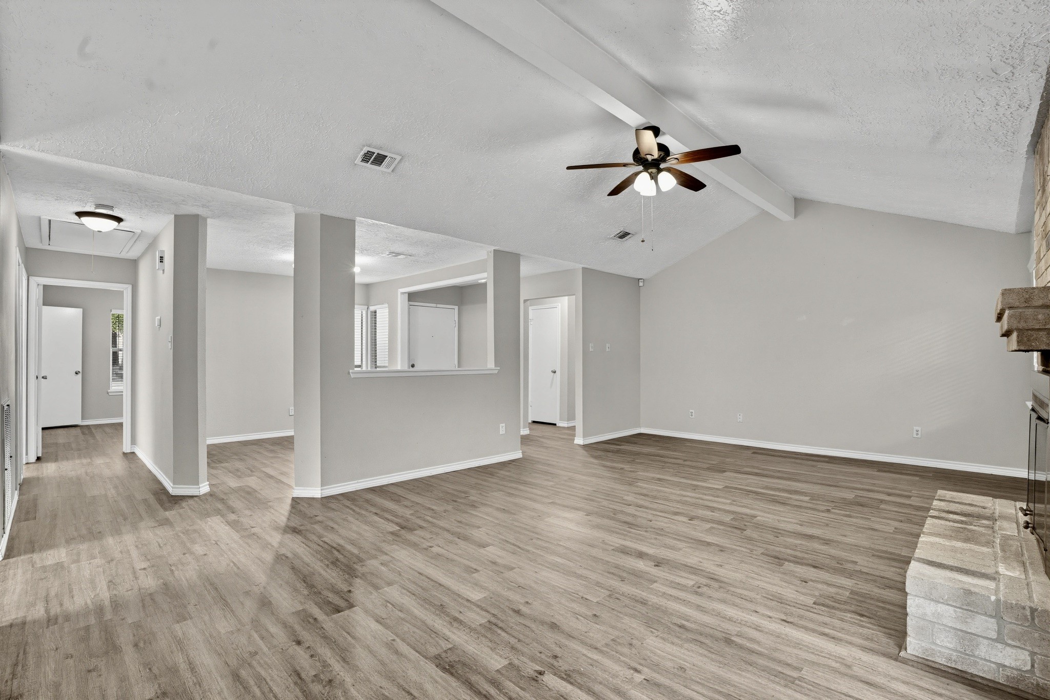 141 W Woodstock Circle Drive, The Woodlands, TX 77381
