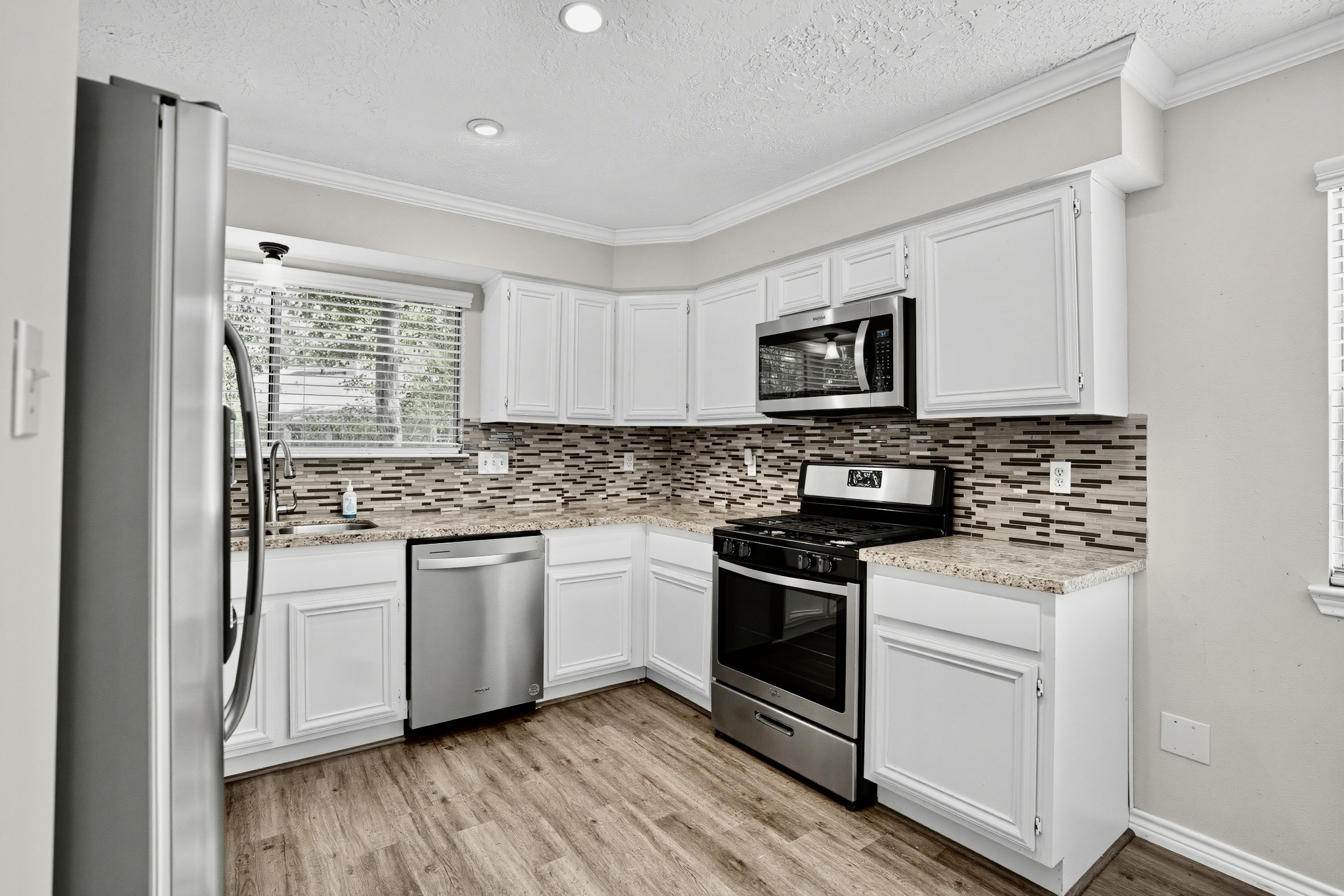141 W Woodstock Circle Drive, The Woodlands, TX 77381