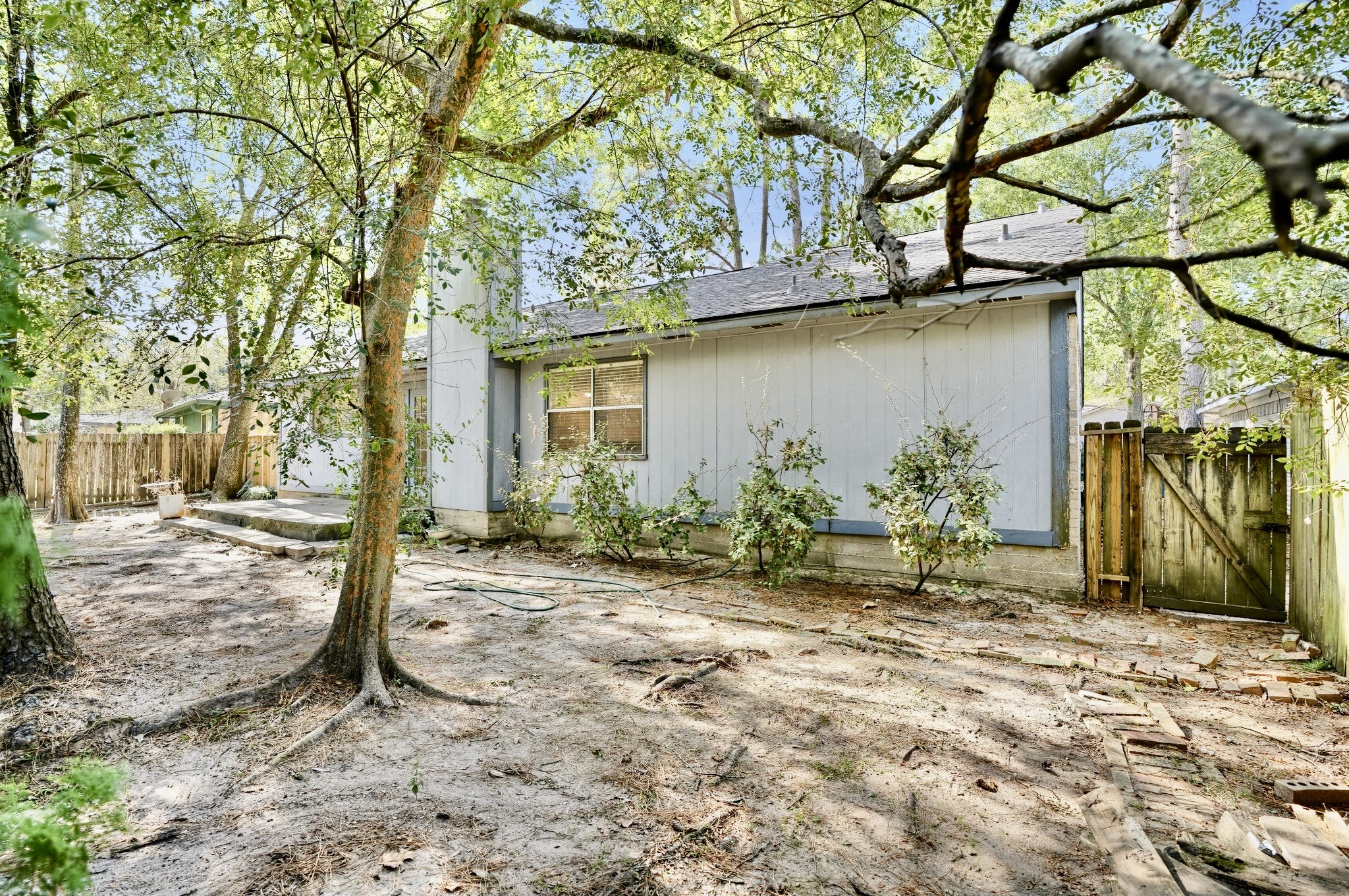 141 W Woodstock Circle Drive, The Woodlands, TX 77381