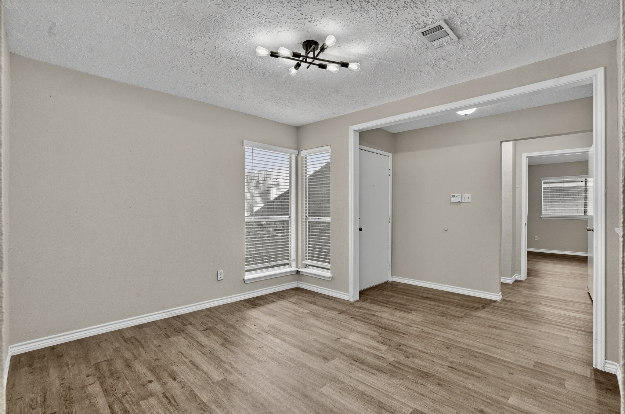 141 W Woodstock Circle Drive, The Woodlands, TX 77381
