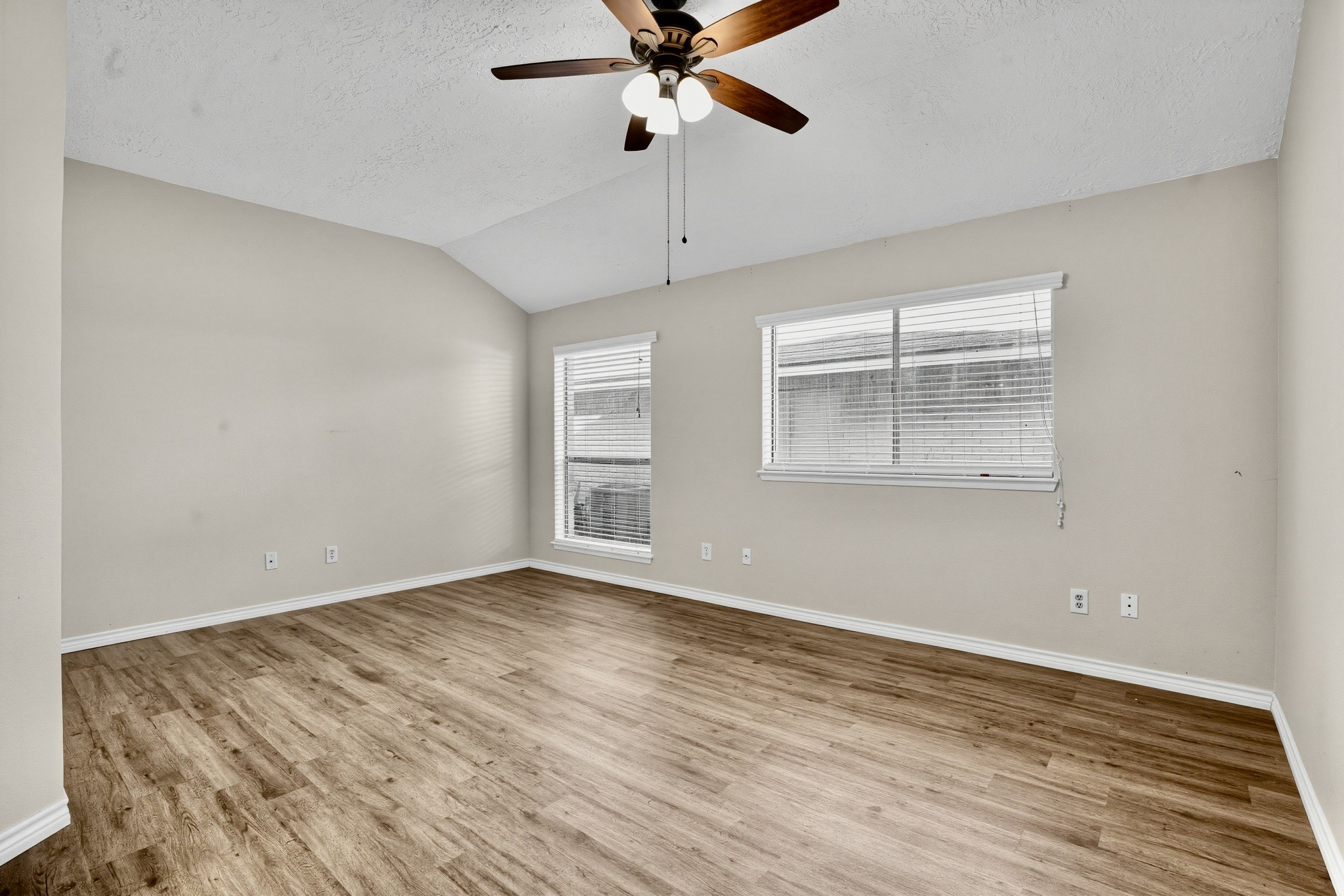 141 W Woodstock Circle Drive, The Woodlands, TX 77381