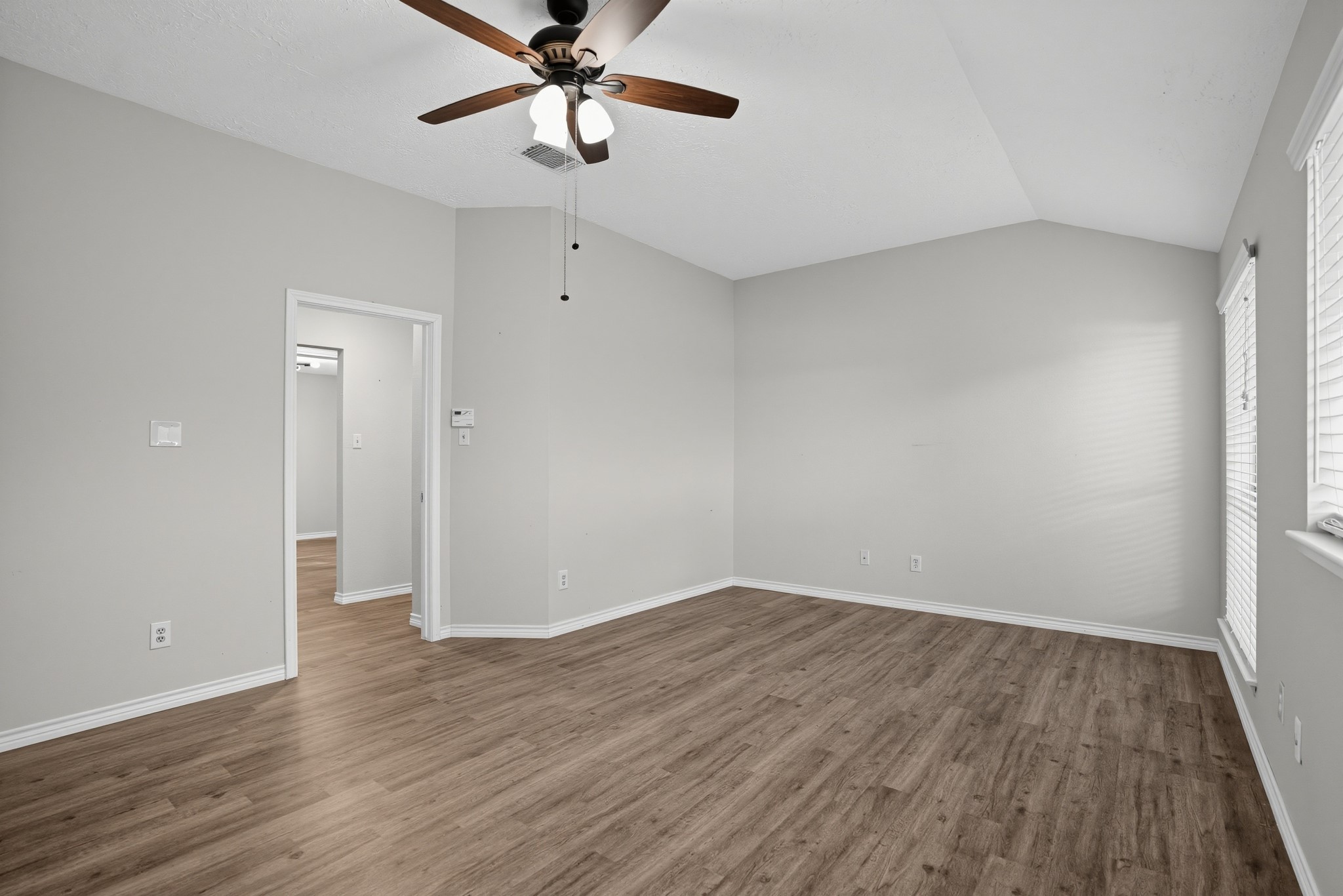 141 W Woodstock Circle Drive, The Woodlands, TX 77381