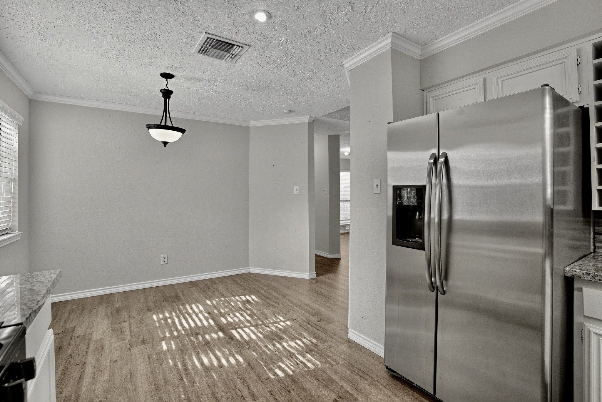 141 W Woodstock Circle Drive, The Woodlands, TX 77381