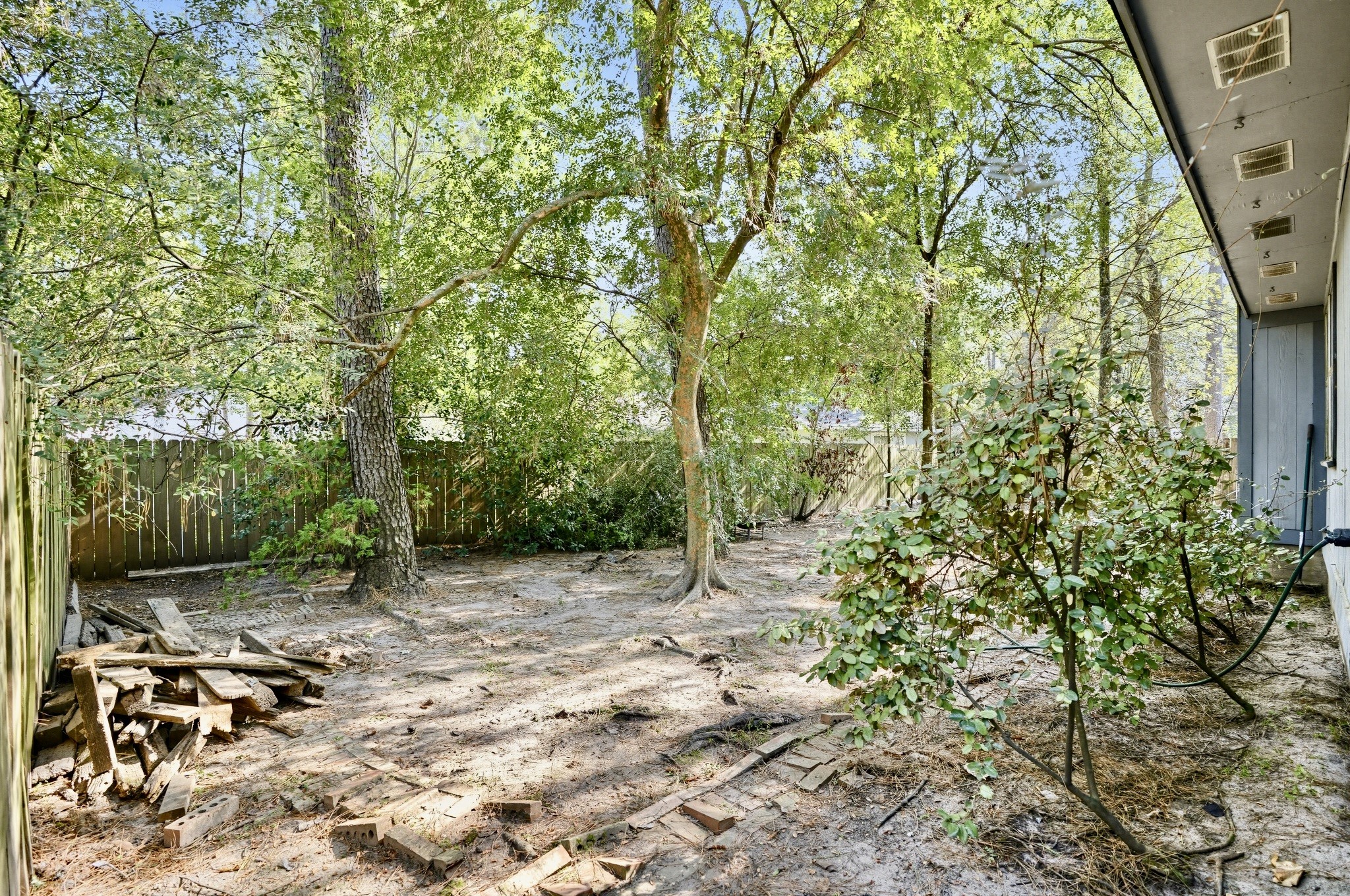 141 W Woodstock Circle Drive, The Woodlands, TX 77381