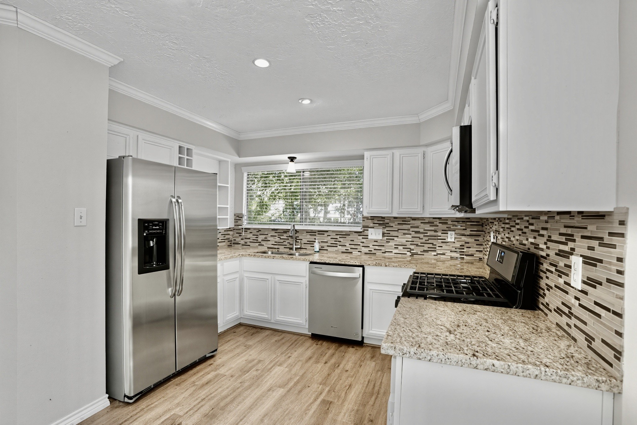 141 W Woodstock Circle Drive, The Woodlands, TX 77381