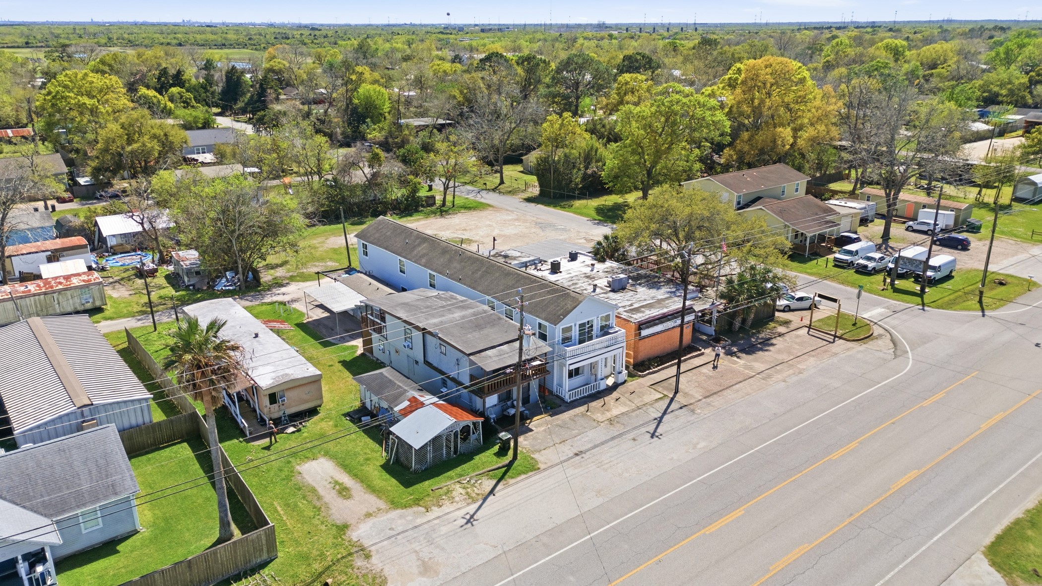 313 Grand Avenue, Bacliff, TX 77518