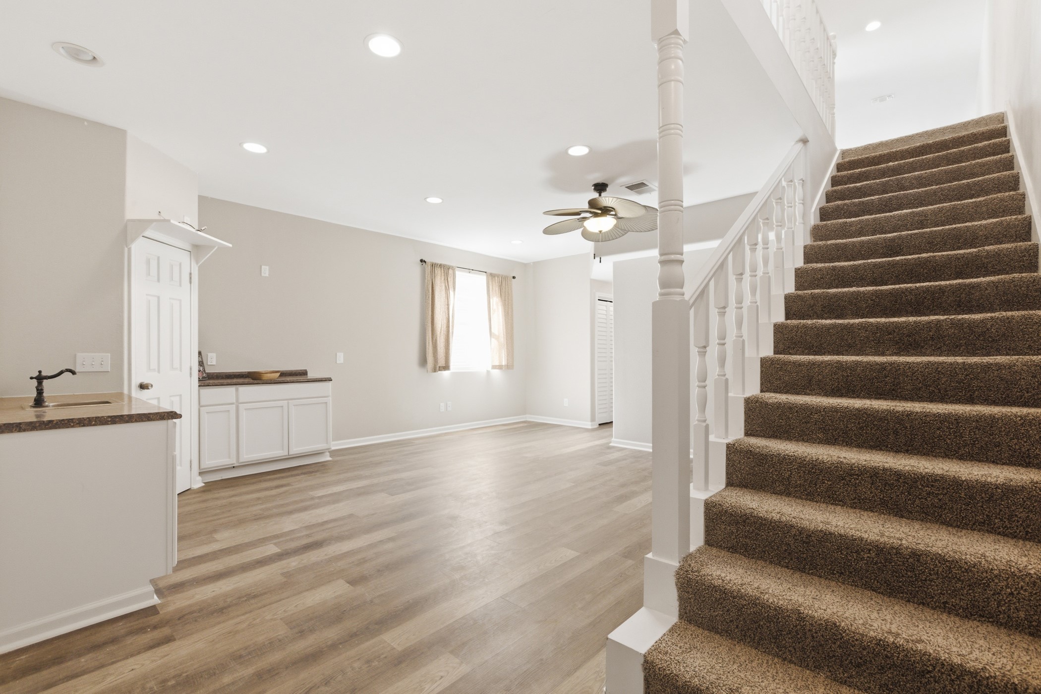 313 Grand Avenue, Bacliff, TX 77518