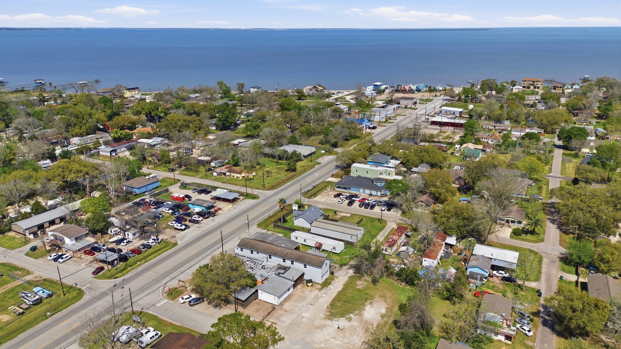 313 Grand Avenue, Bacliff, TX 77518