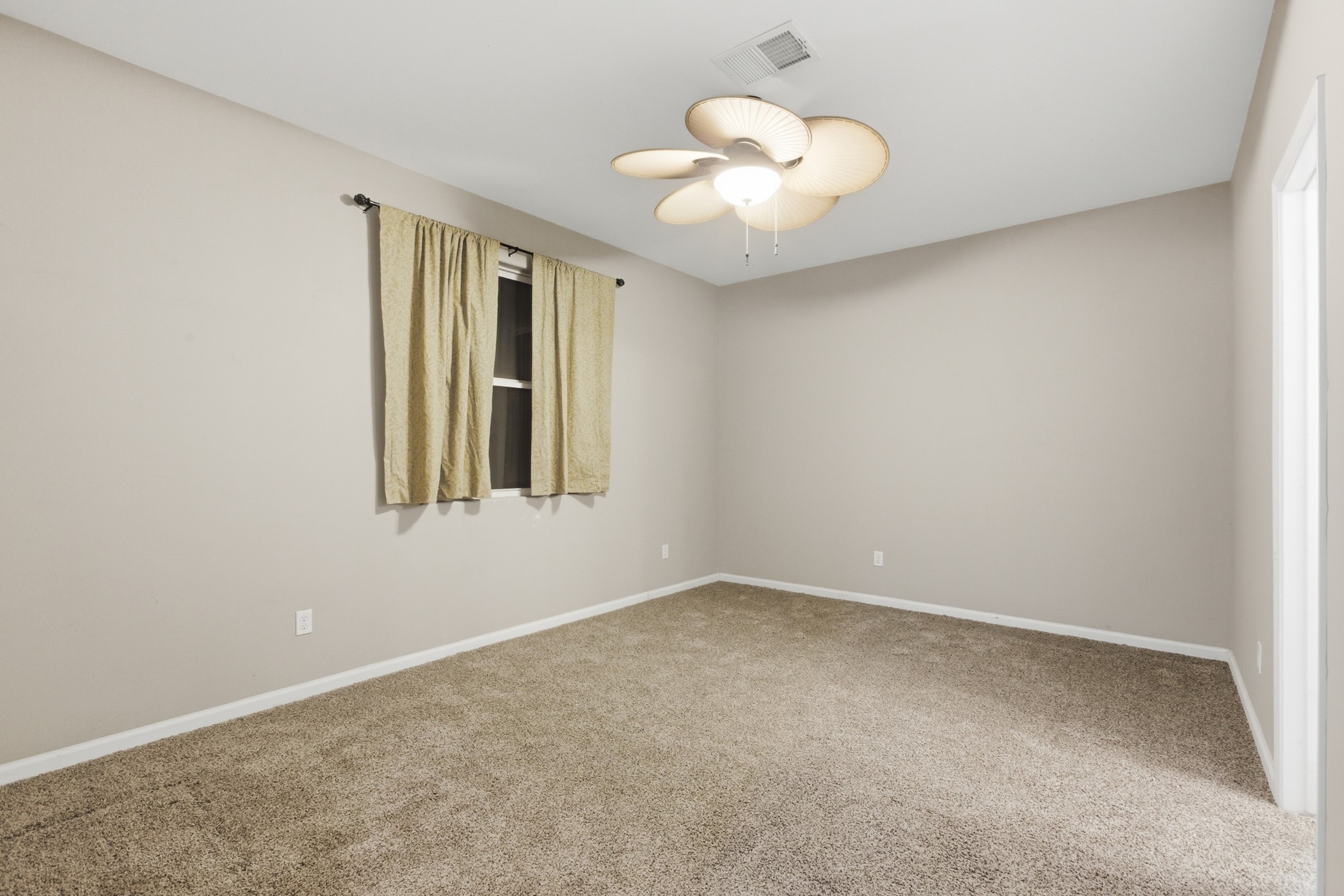 Bedroom 2 downstairs with ensuite bathroom