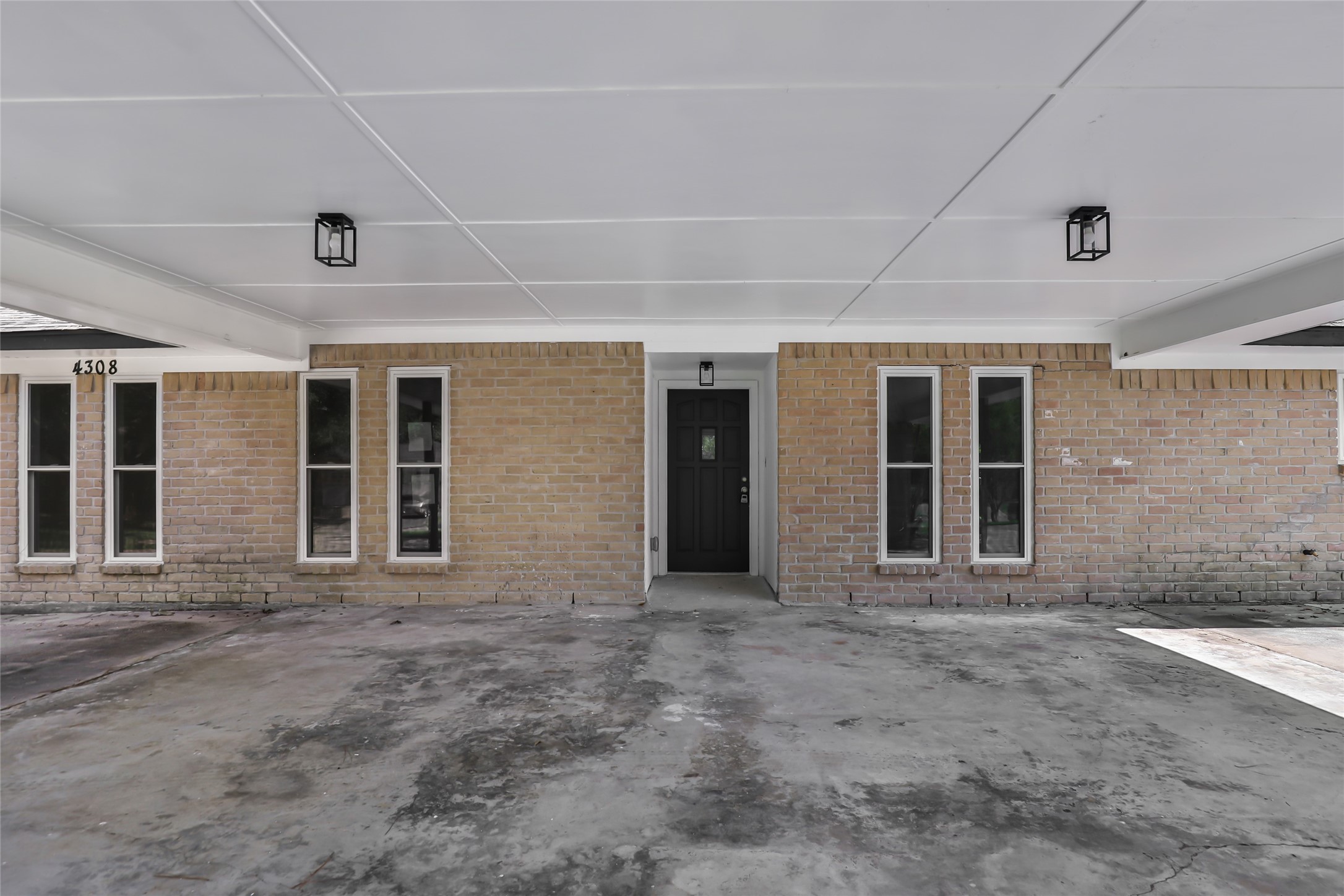 4308 Pine Shadows Street, Dickinson, TX 77539 4308 Pine Shadows Street, Dickinson, TX 77539