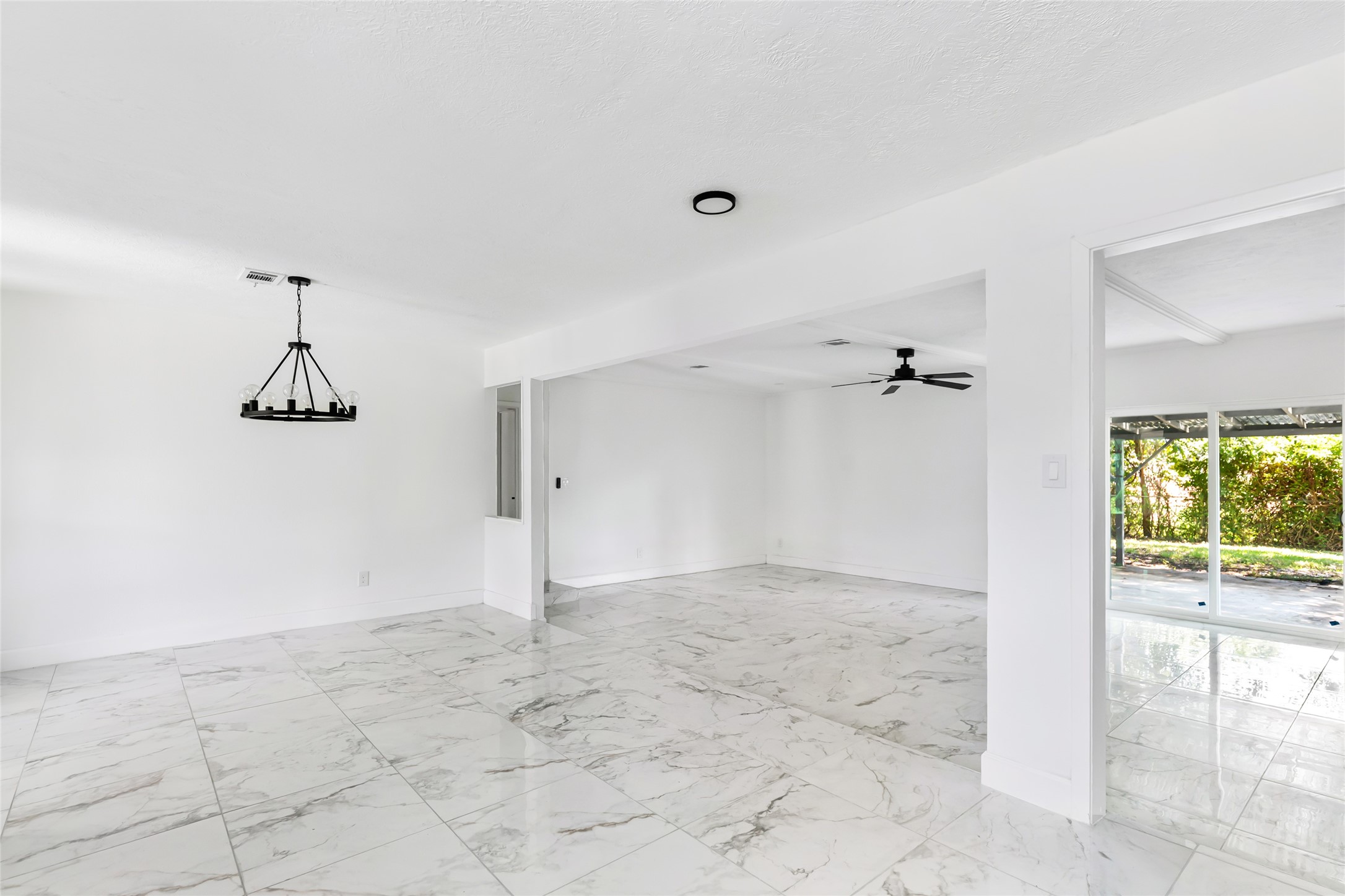4308 Pine Shadows Street, Dickinson, TX 77539