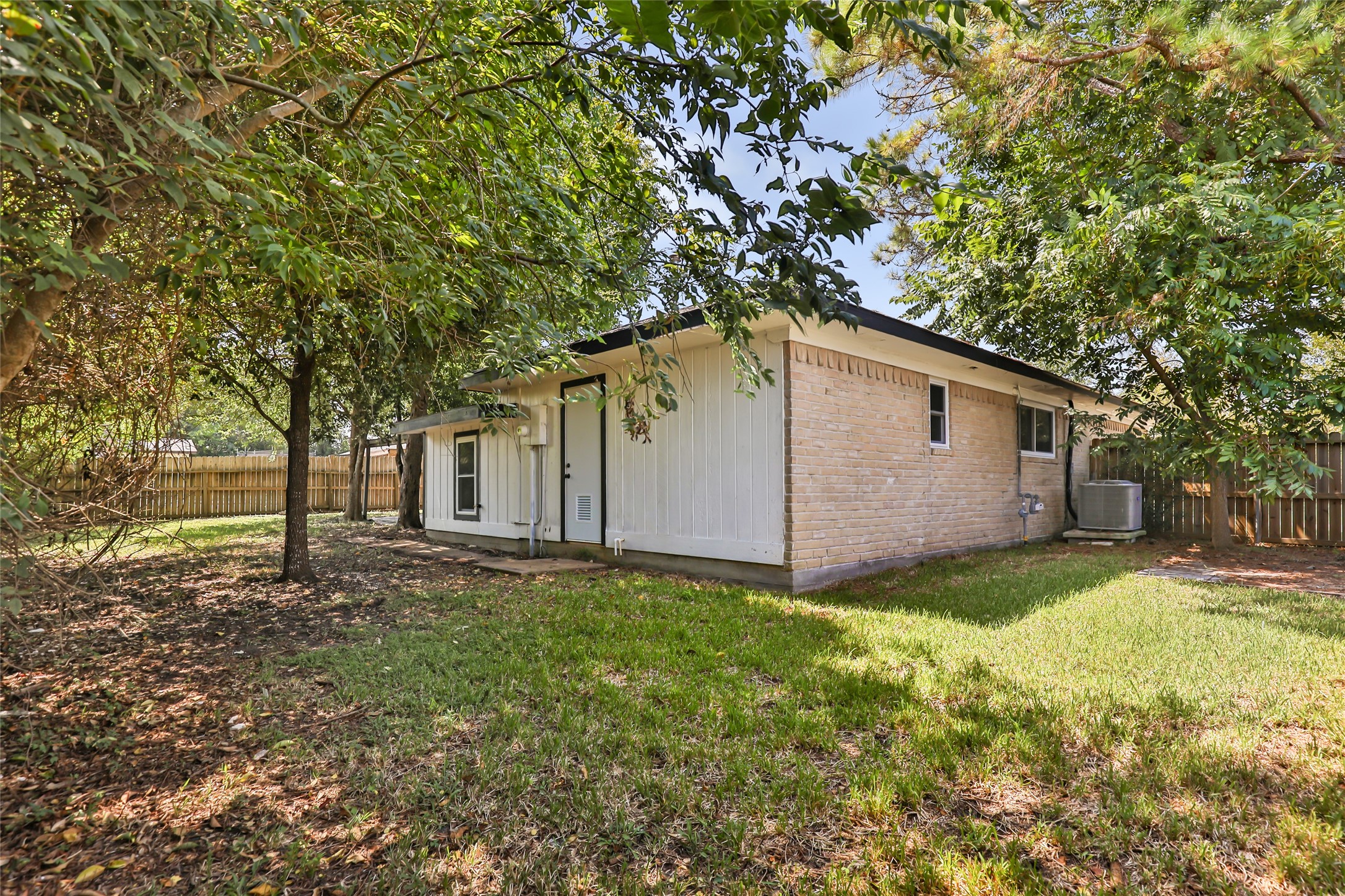 4308 Pine Shadows Street, Dickinson, TX 77539 4308 Pine Shadows Street, Dickinson, TX 77539