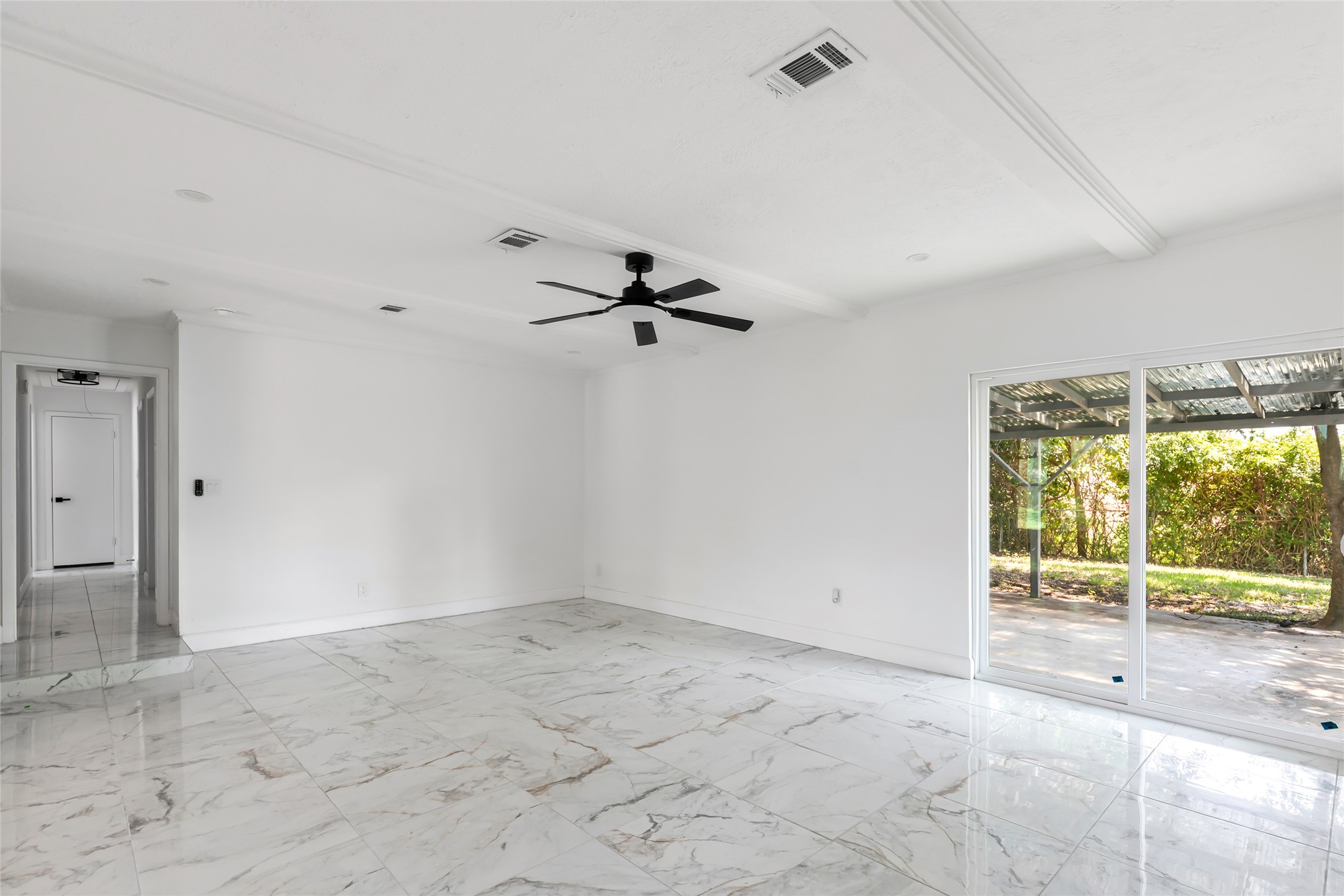 4308 Pine Shadows Street, Dickinson, TX 77539