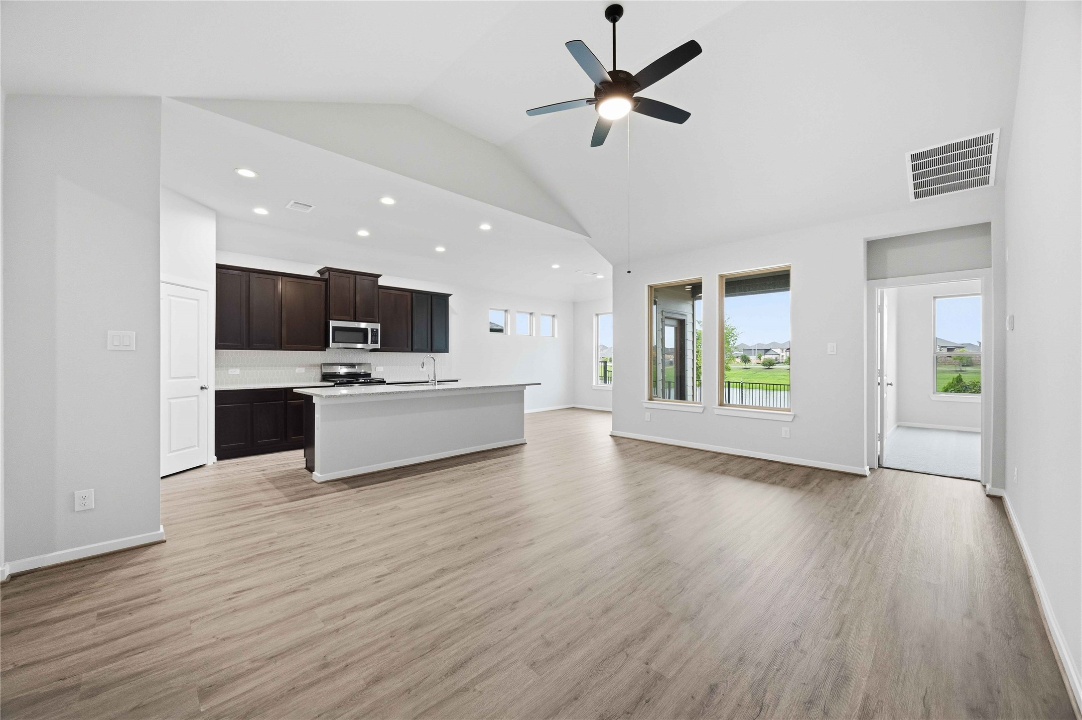 2512 Seneca Lake, La Marque, TX 77568