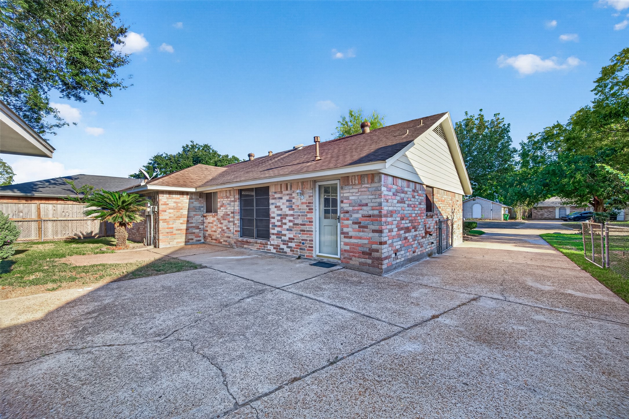 7602 Salge Drive, Houston, TX 77040