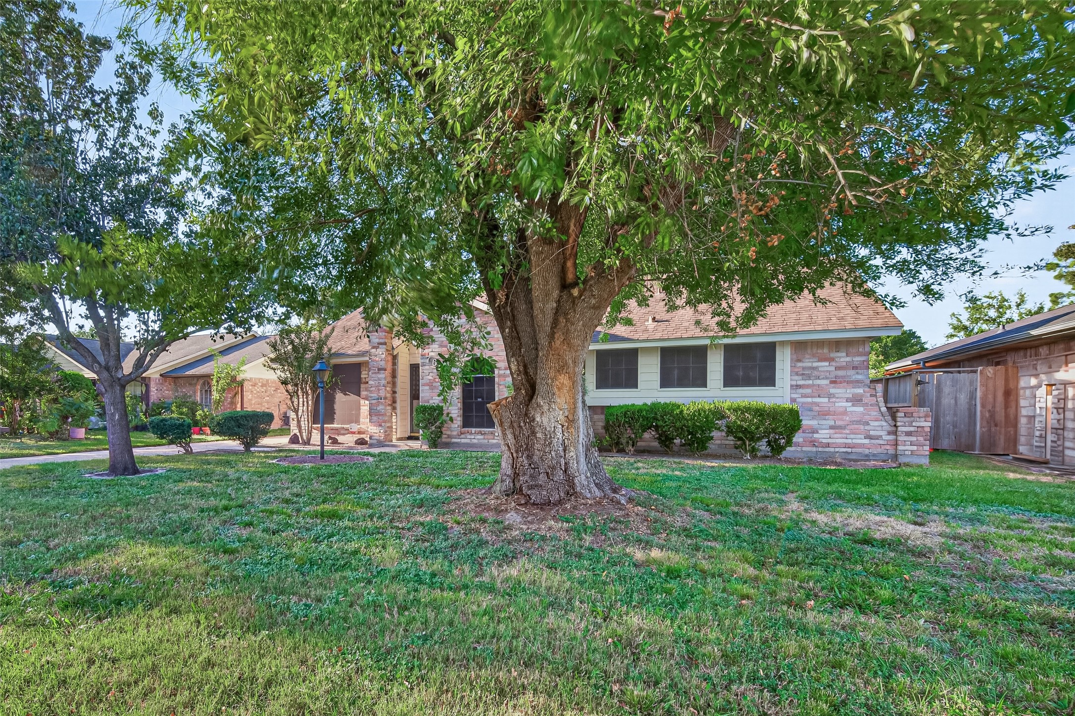 7602 Salge Drive, Houston, TX 77040