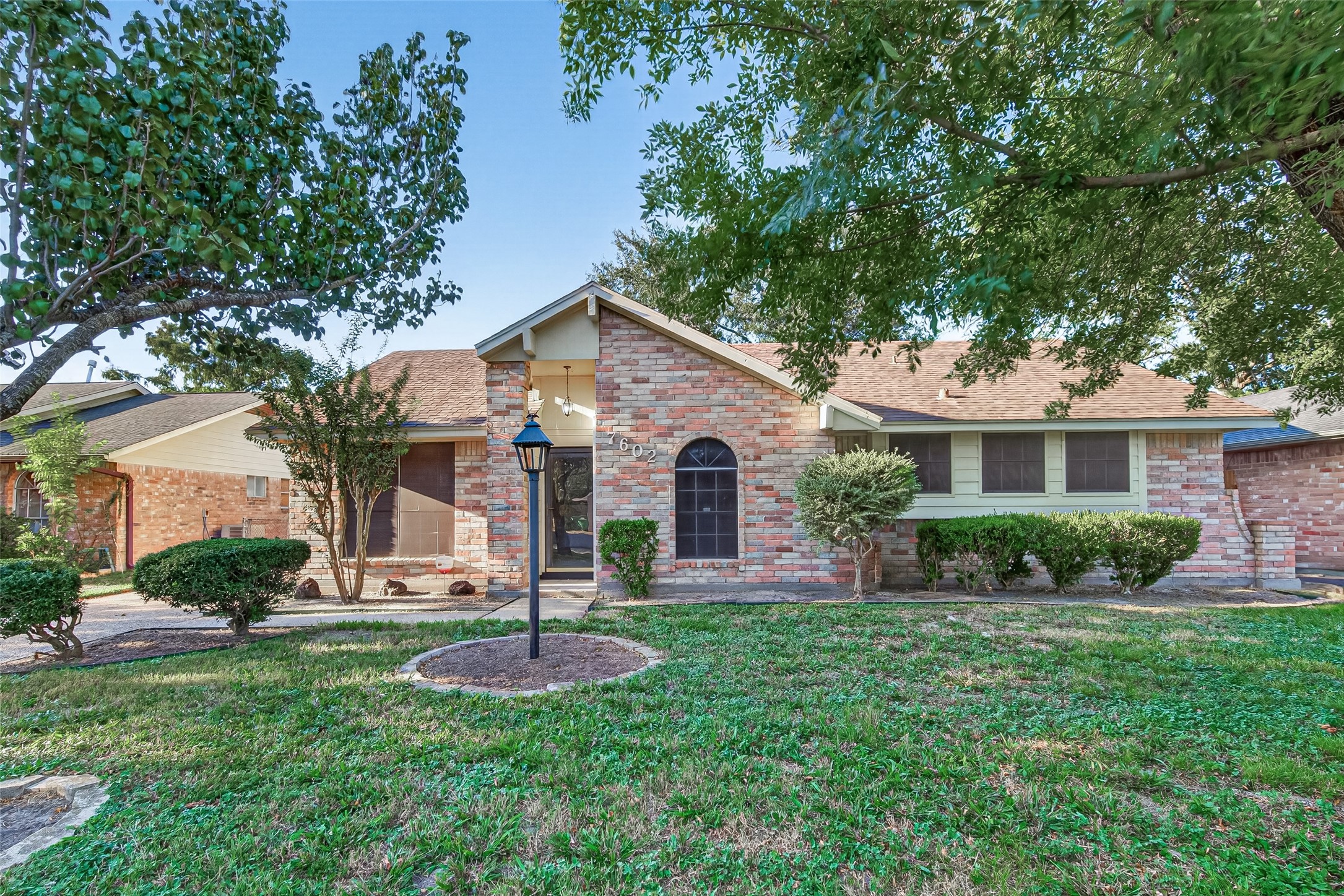 7602 Salge Drive, Houston, TX 77040