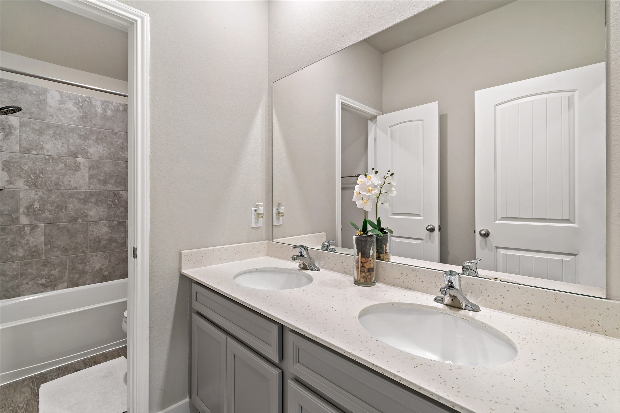 Second Full bathroom upstairs