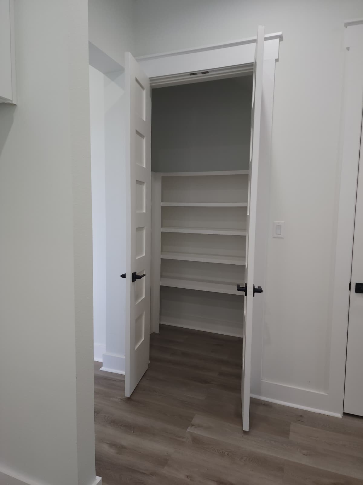 HUGE WALK IN PANTRI WITH PLENTY SHELVES SPACE FOR STORAGE