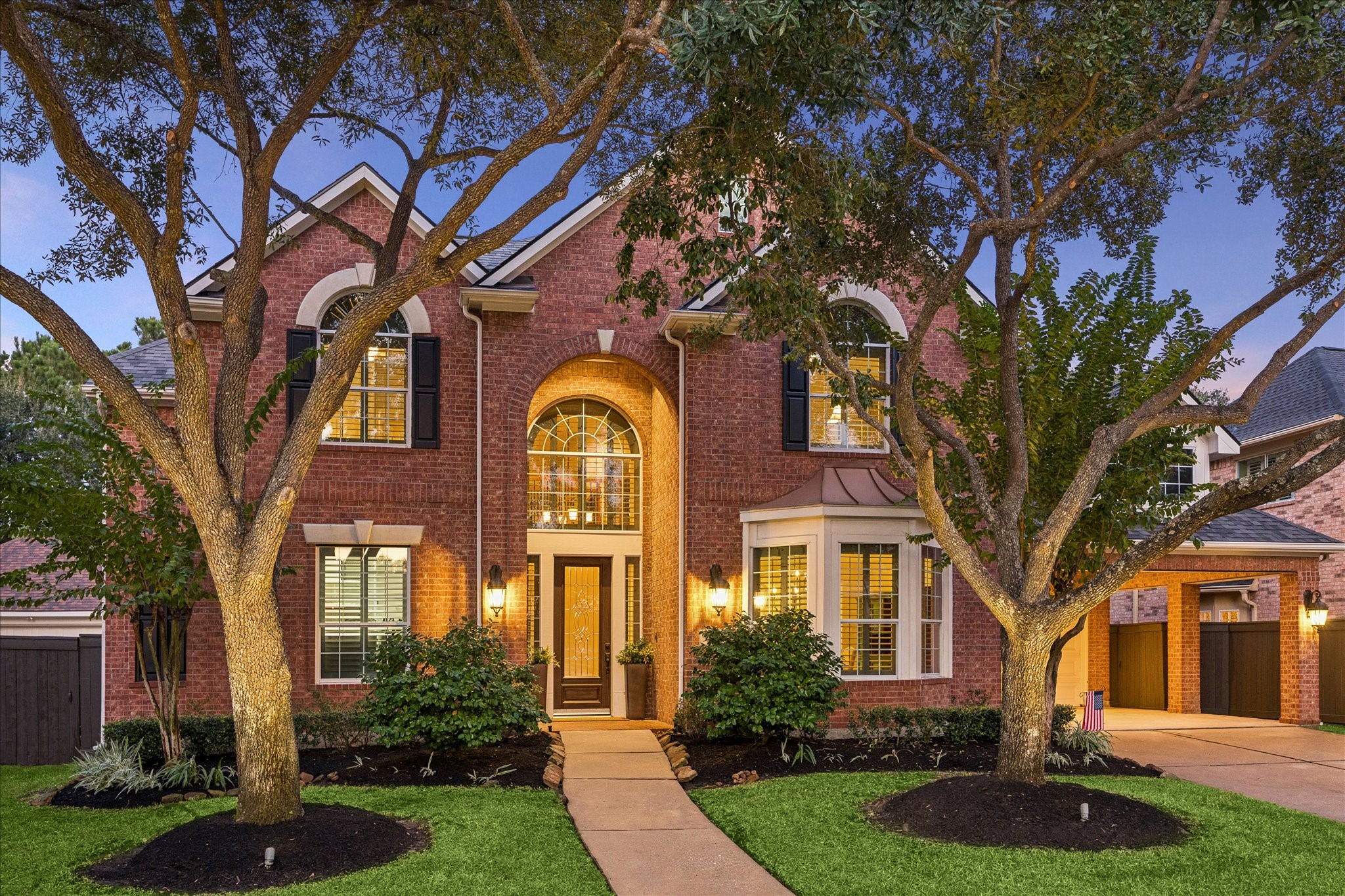 Welcome to this beautiful home featuring a sparkling pool and peaceful greenbelt backdrop in gated Lakes on Eldridge North. Welcome to this beautiful home featuring a sparkling pool and peaceful greenbelt backdrop in gated Lakes on Eldridge North.
