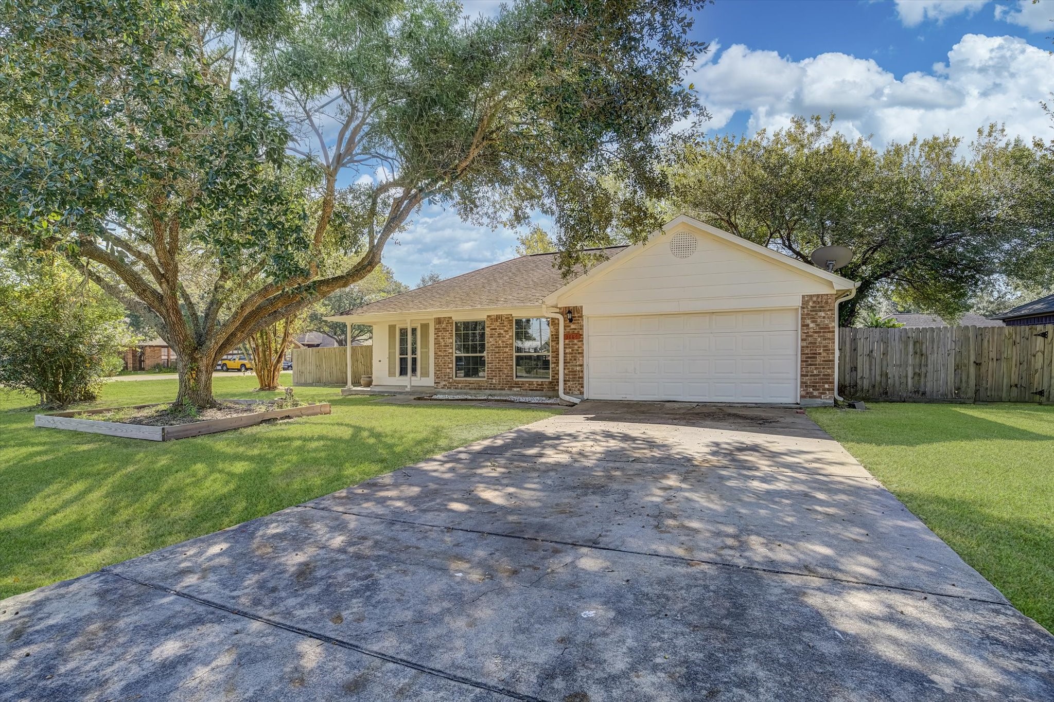 3084 County Road 855b Road, Alvin, TX 77511