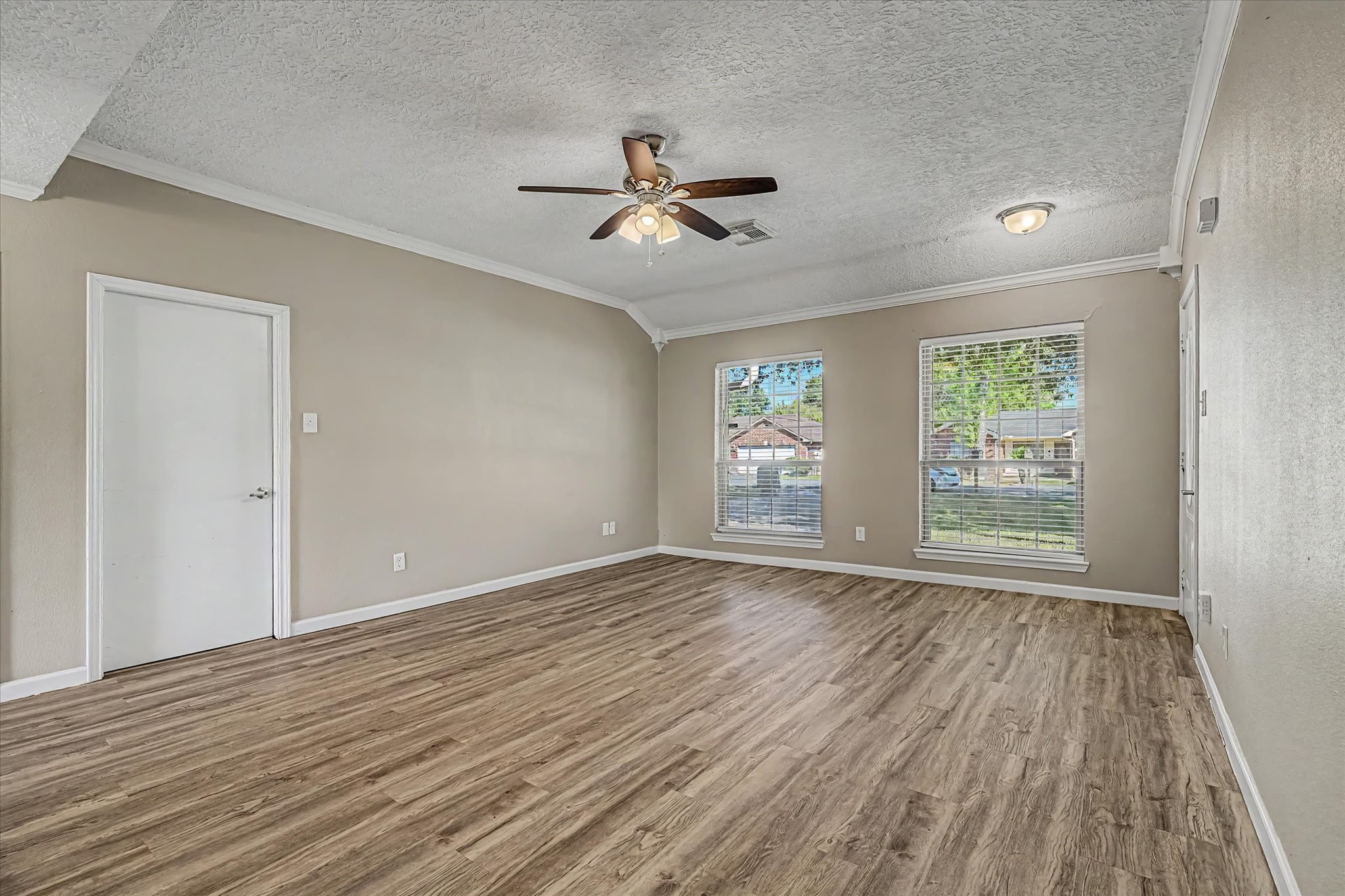 3084 County Road 855b Road, Alvin, TX 77511