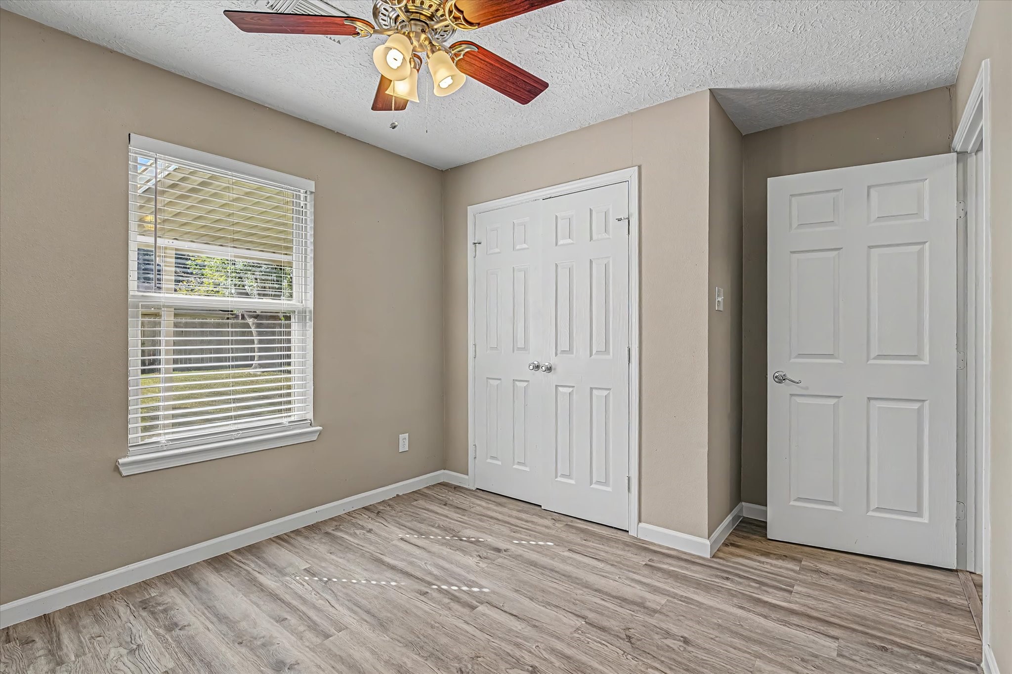 3084 County Road 855b Road, Alvin, TX 77511