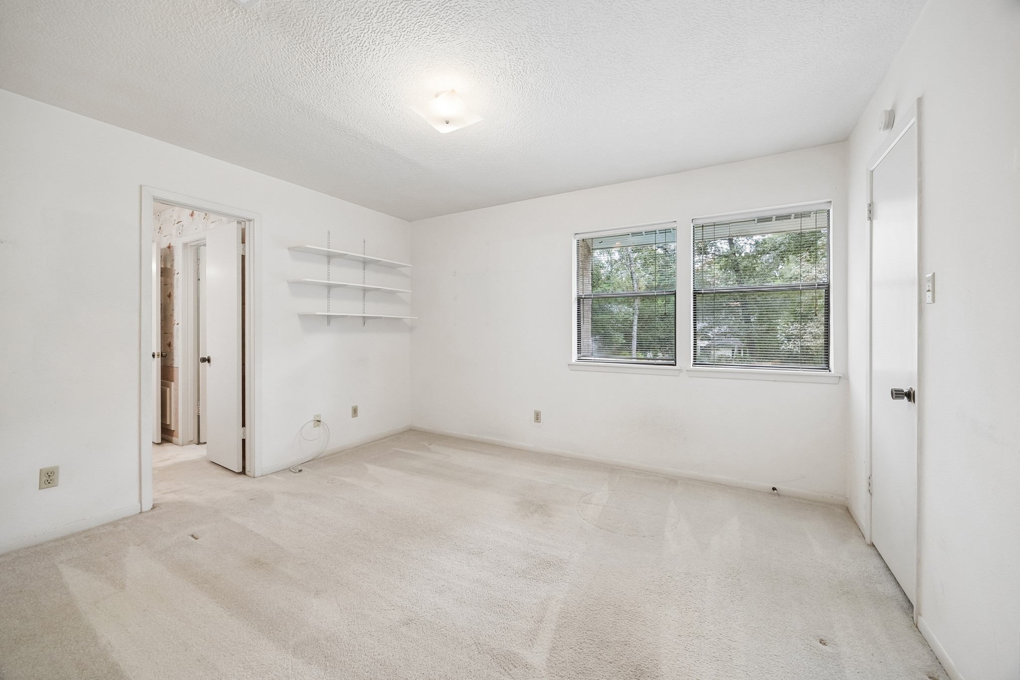 2310 Mill Lake Drive, Kingwood, TX 77339