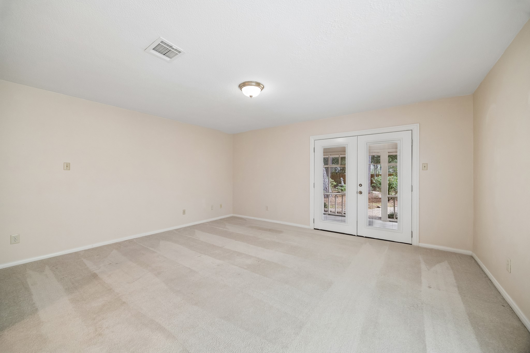 2310 Mill Lake Drive, Kingwood, TX 77339