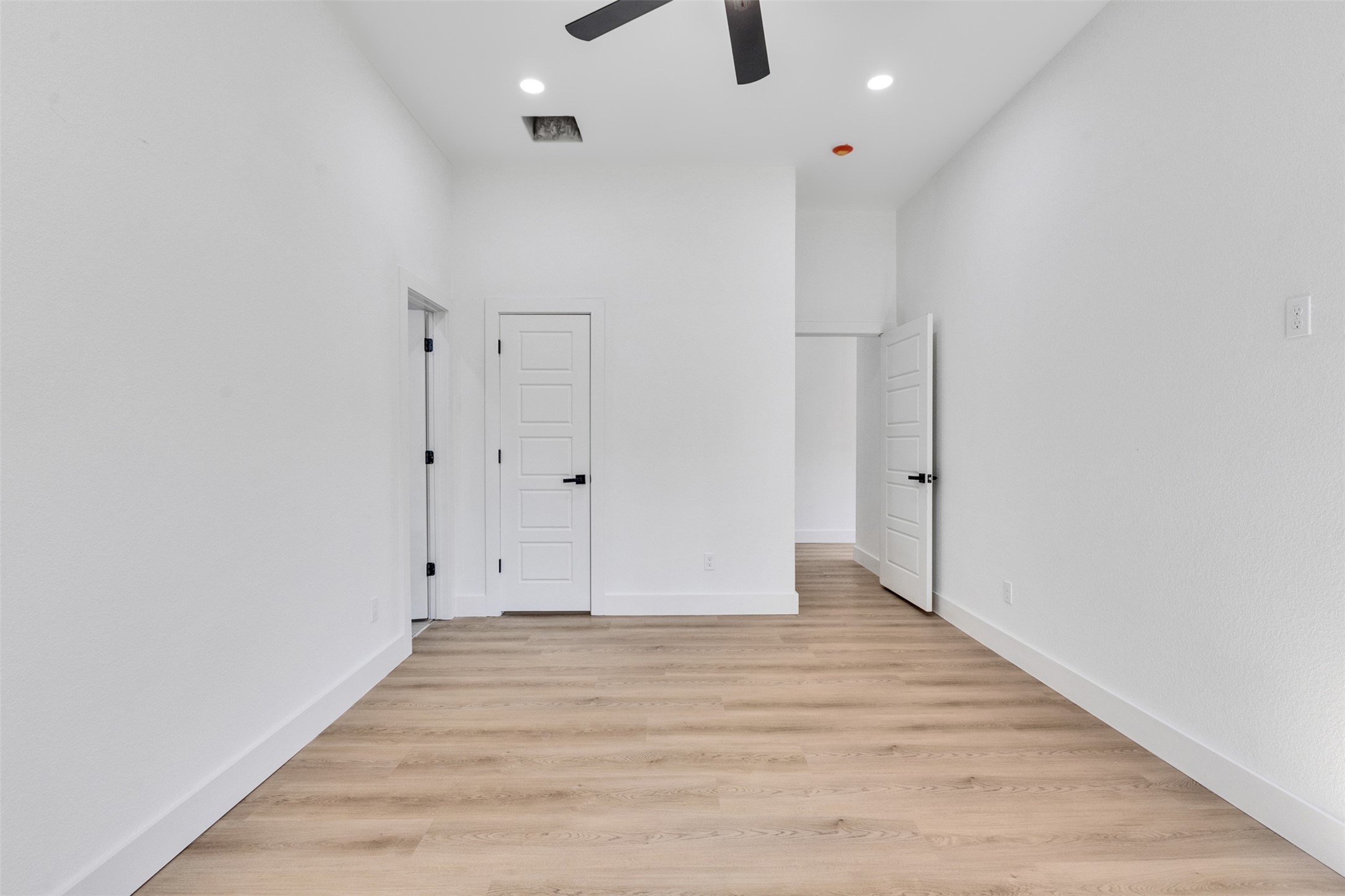 5606 HOLLOW PINES, Houston, TX 77049