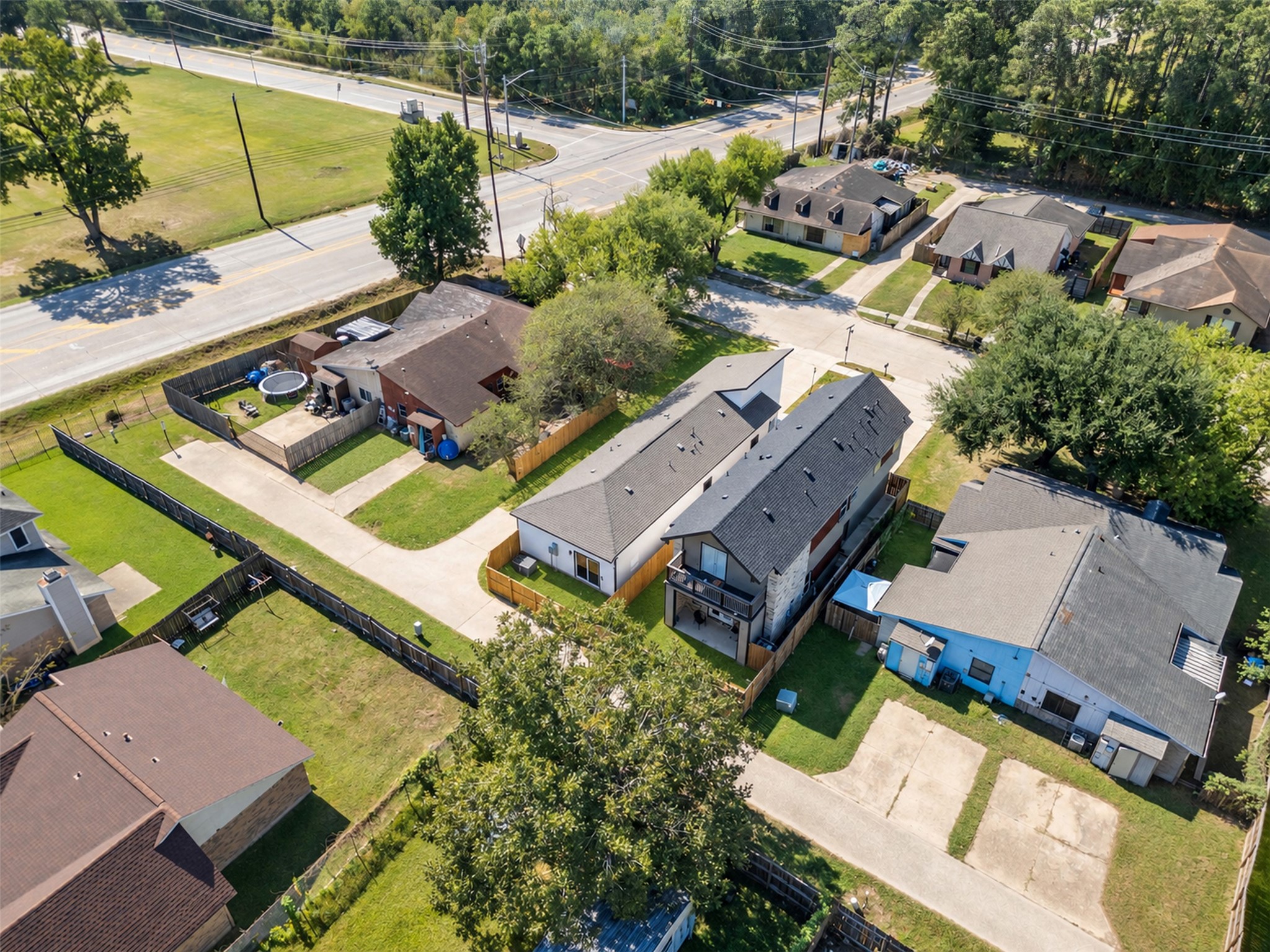 5606 HOLLOW PINES, Houston, TX 77049