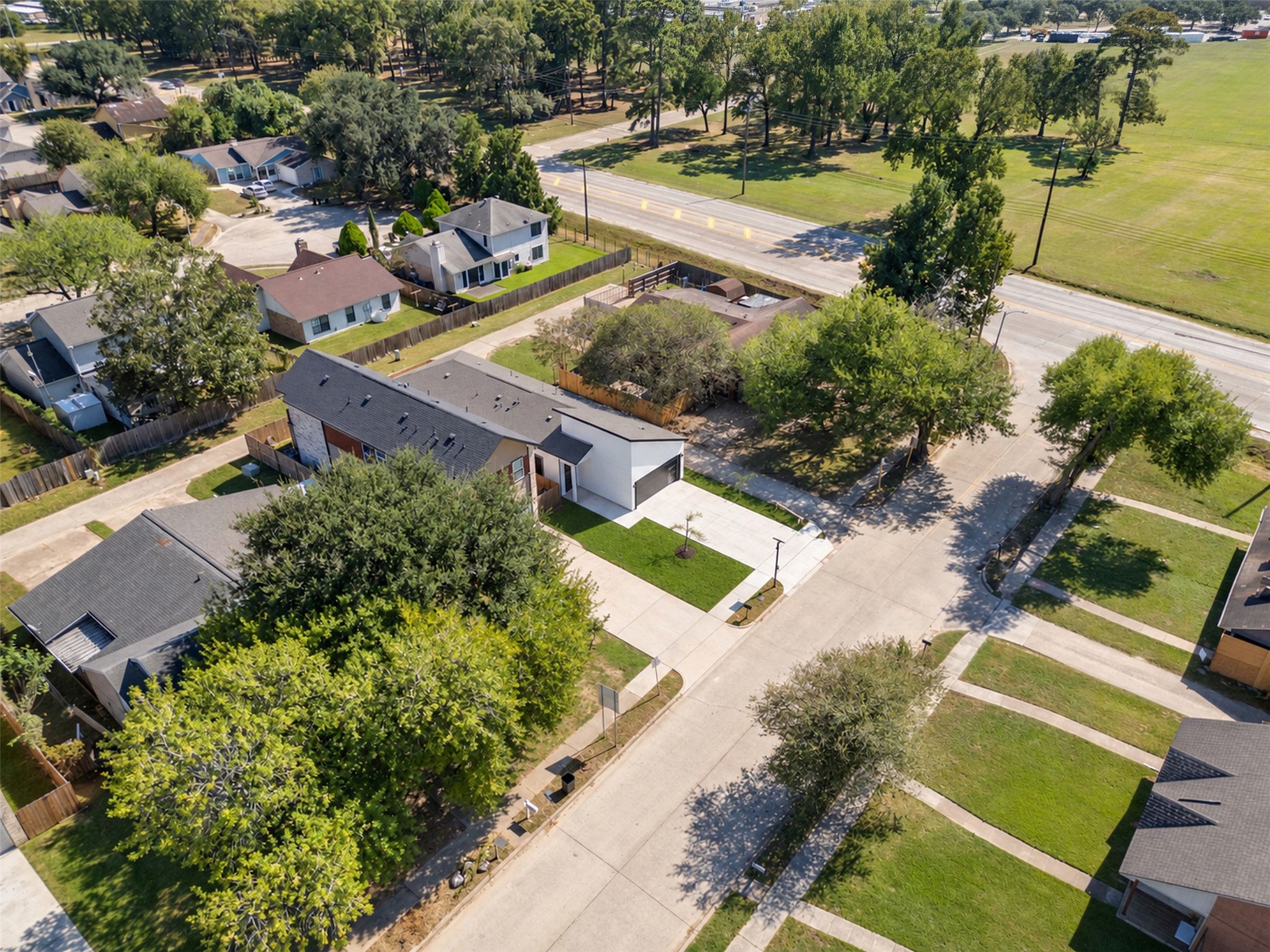 5606 HOLLOW PINES, Houston, TX 77049