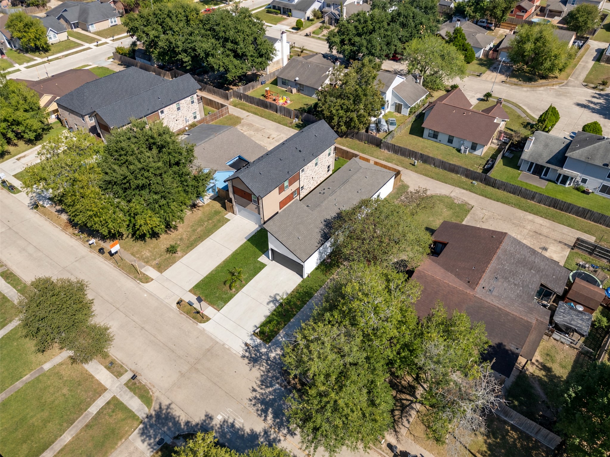 5606 HOLLOW PINES, Houston, TX 77049