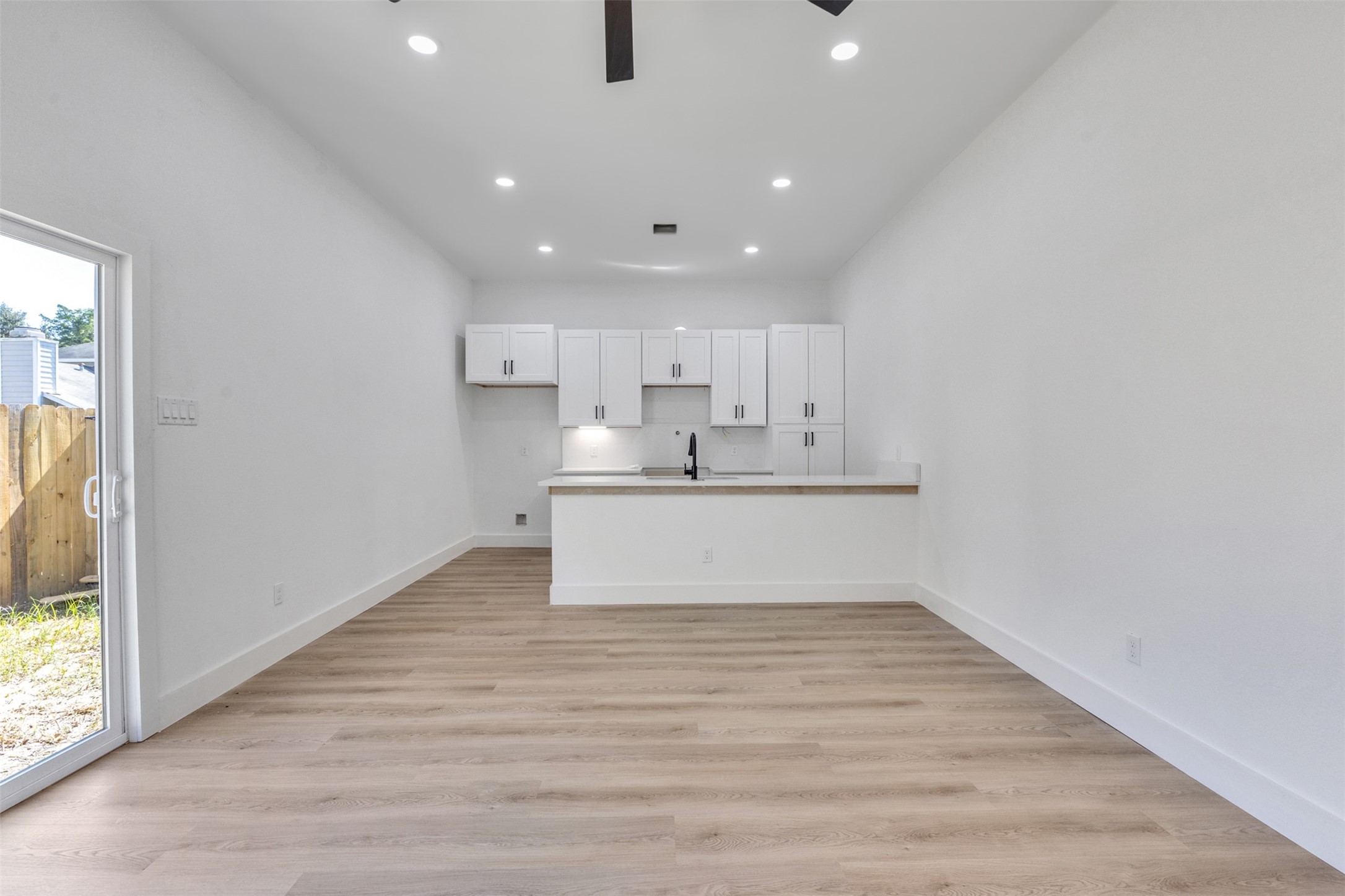 5606 HOLLOW PINES, Houston, TX 77049