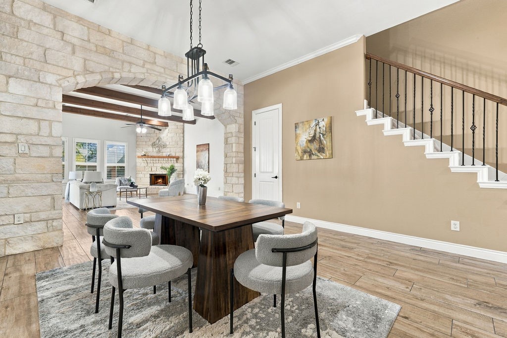 Virtual staging of dining area. Virtual staging of dining area.