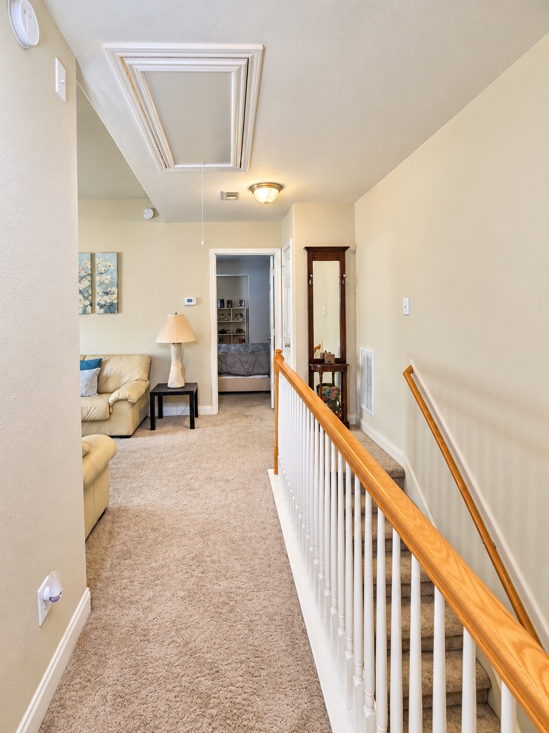 UPSTAIRS HALL