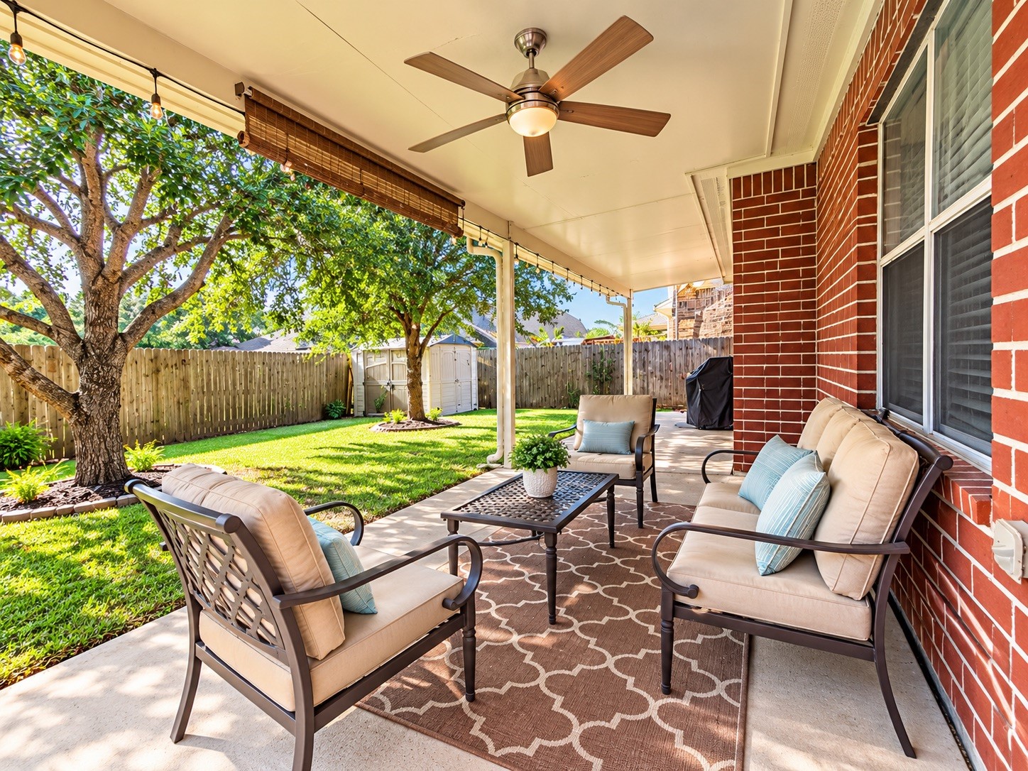 PATIO WITH LARGE EXTENDED PATIO