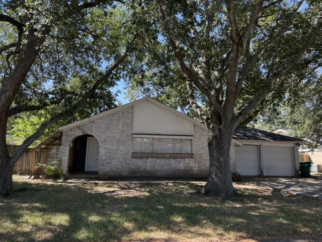 728 Milton Street, Angleton, TX 77515