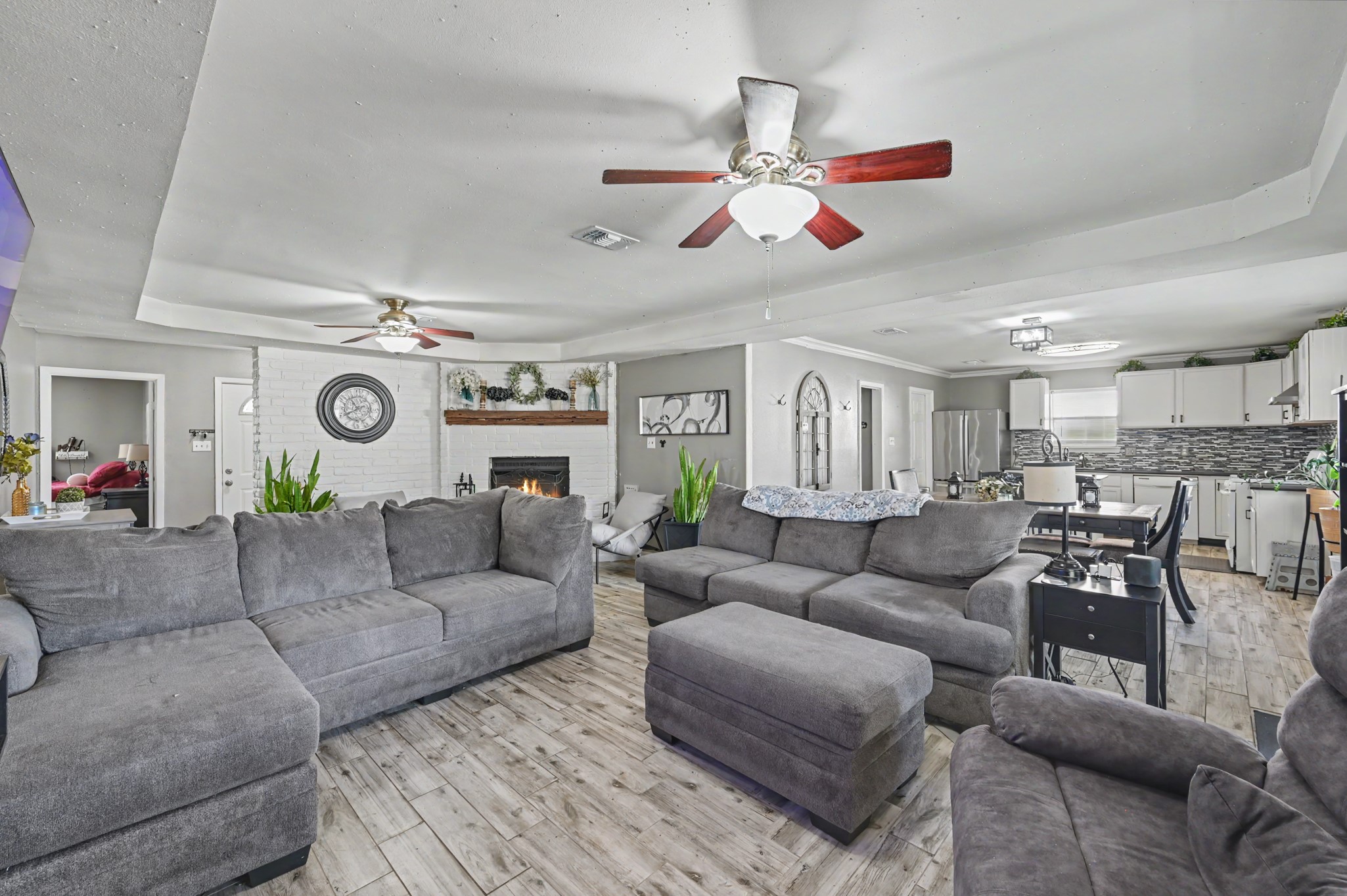 1115 Thomas Drive, Humble, TX 77338 1115 Thomas Drive, Humble, TX 77338