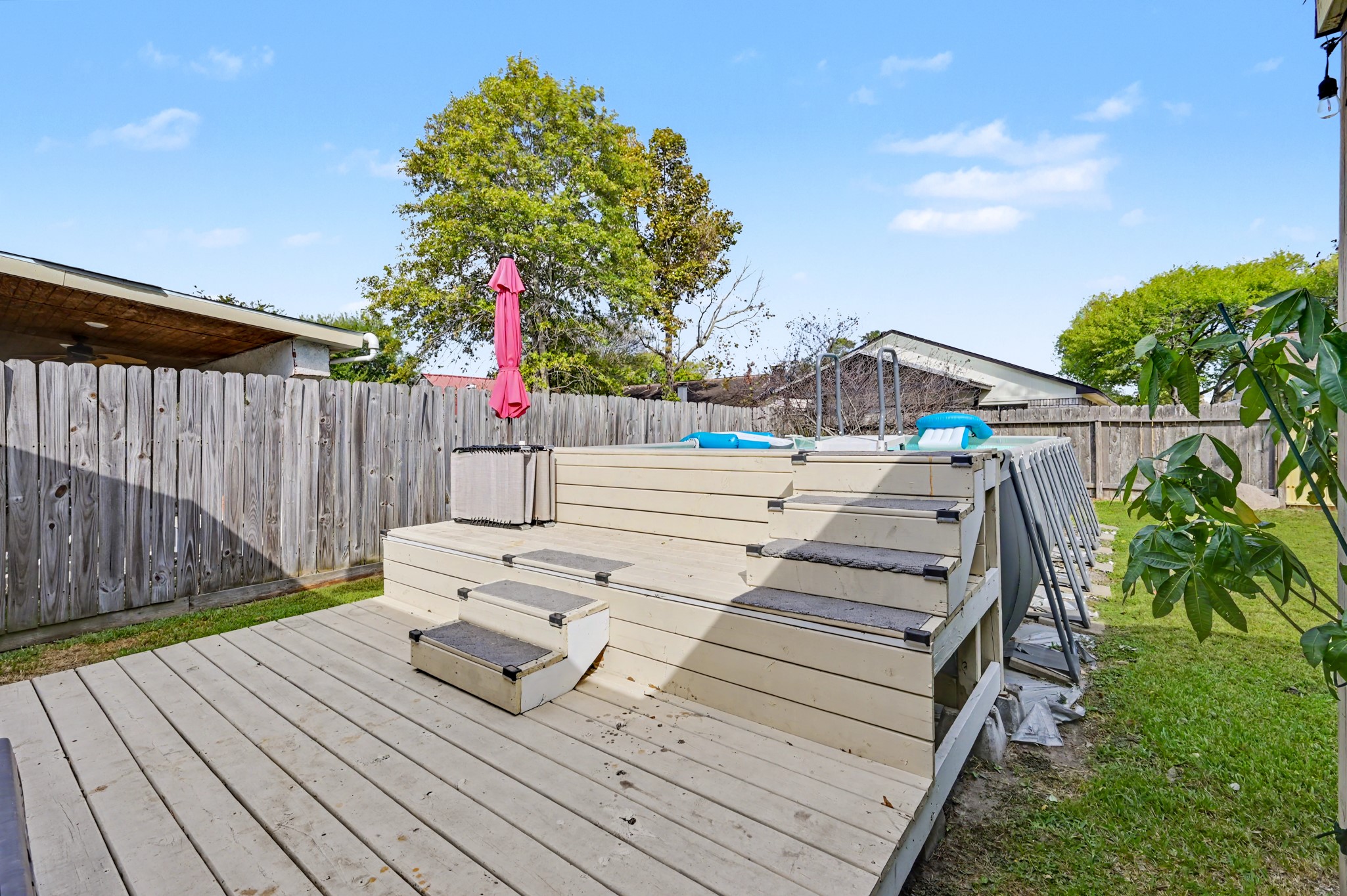 1115 Thomas Drive, Humble, TX 77338