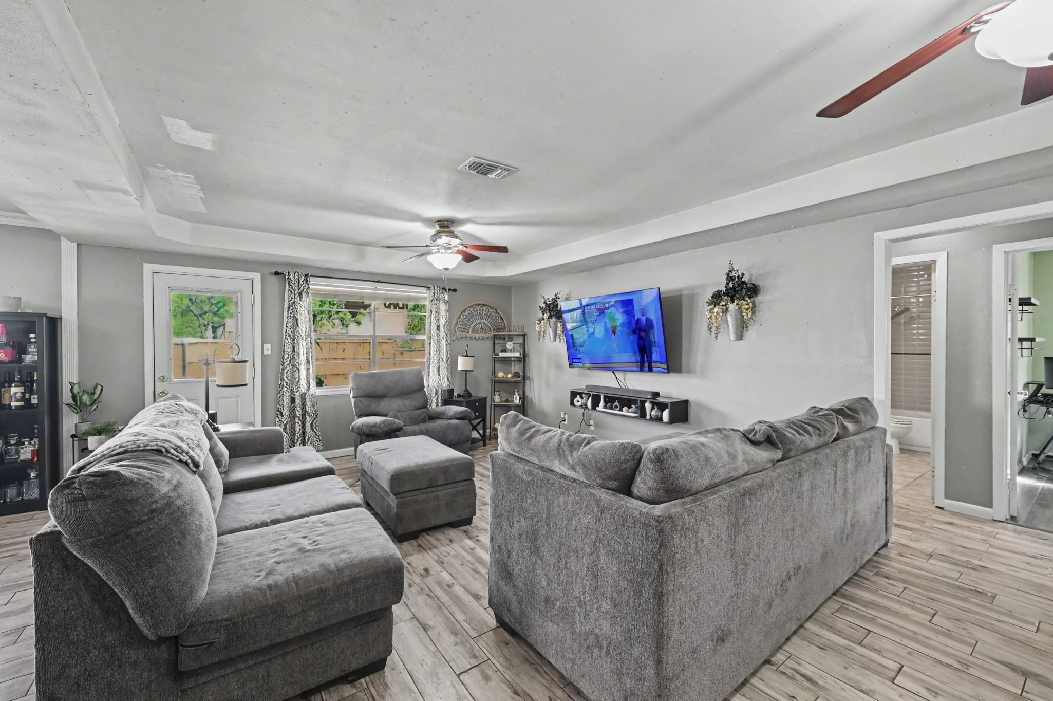 1115 Thomas Drive, Humble, TX 77338 1115 Thomas Drive, Humble, TX 77338