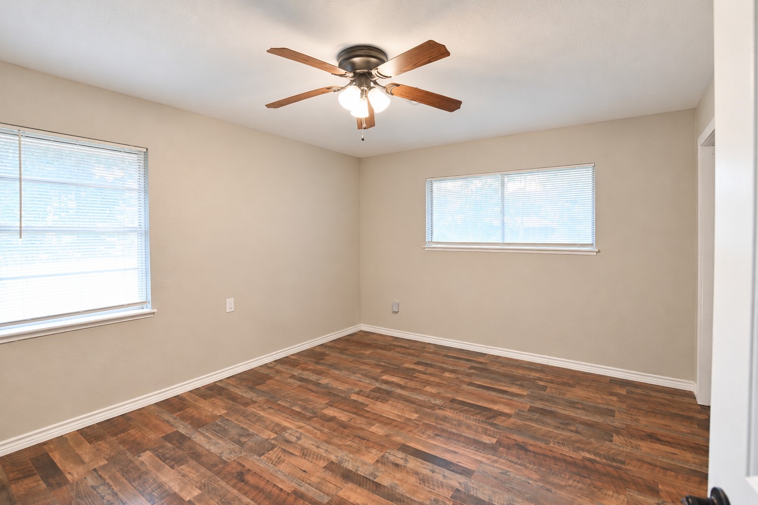 102 S Noble Road, Texas City, TX 77591