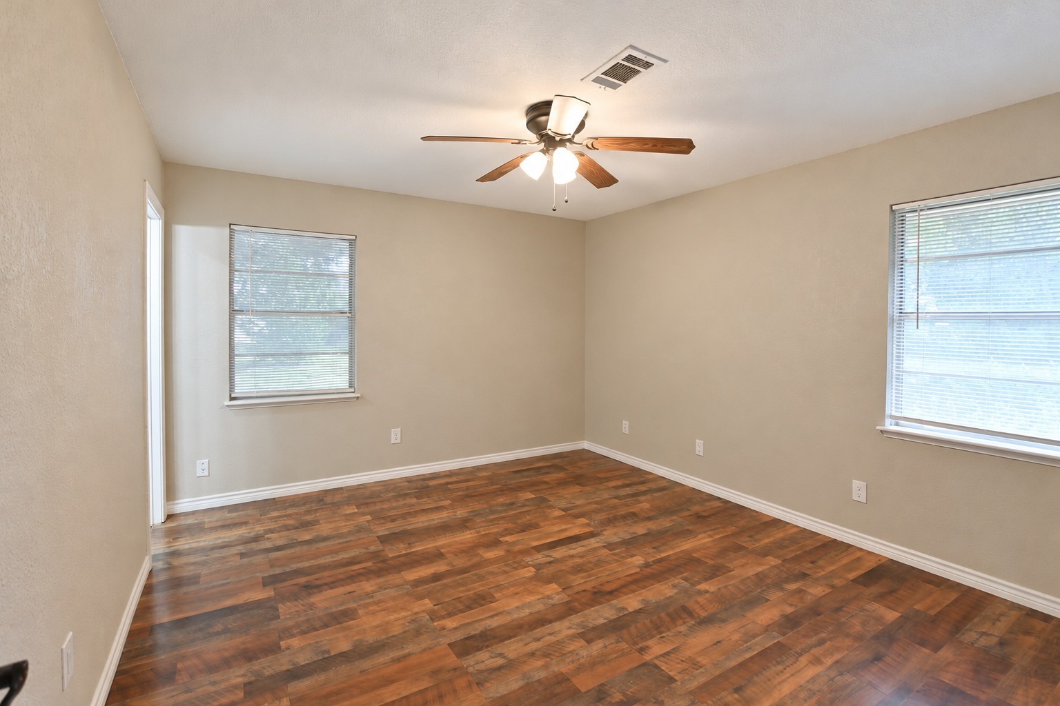102 S Noble Road, Texas City, TX 77591