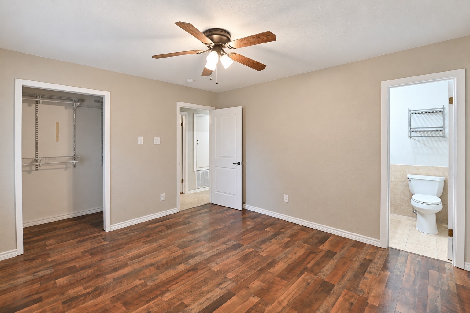 102 S Noble Road, Texas City, TX 77591